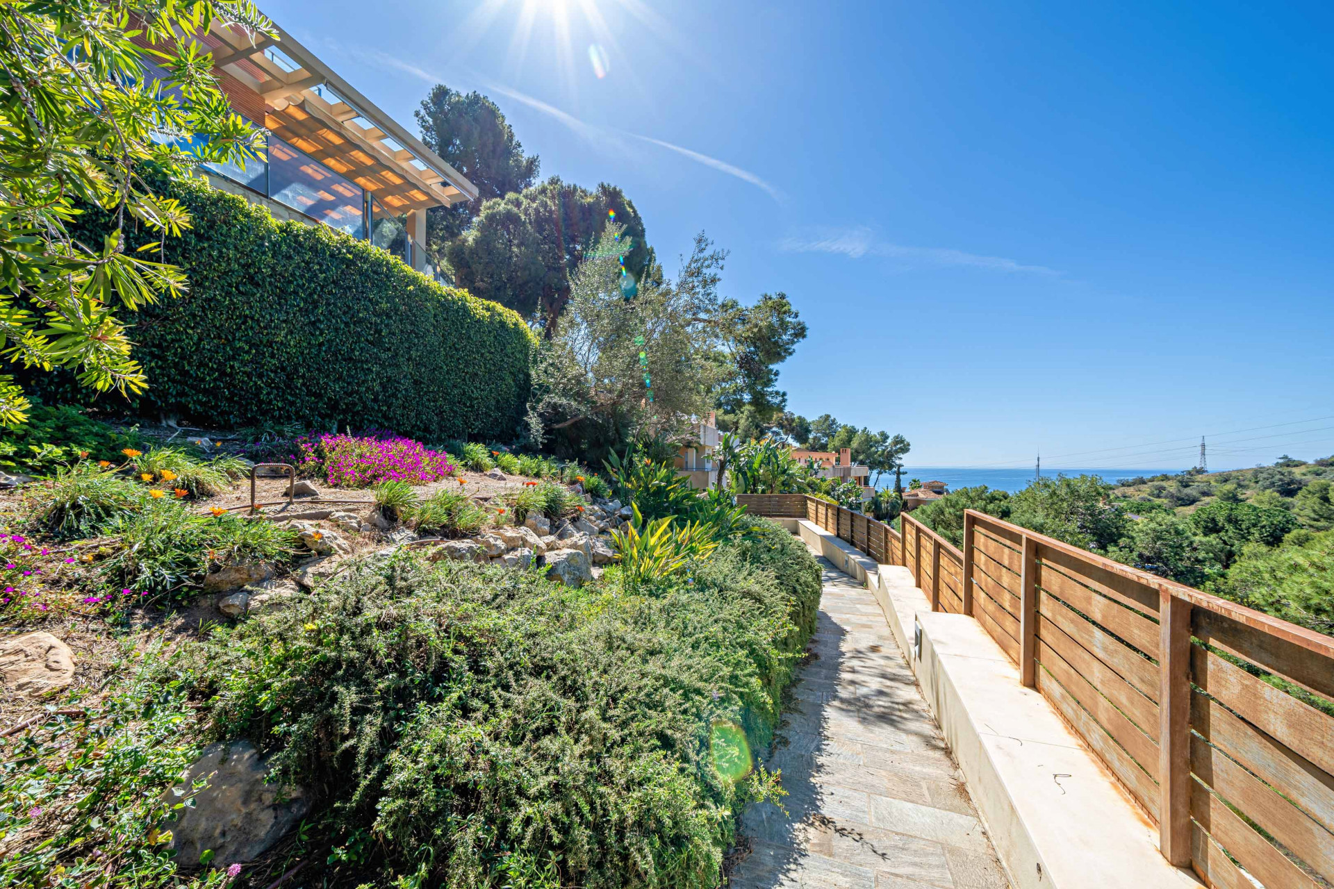 Villa con vistas al mar situada en una tranquila calle sin salida en Málaga Este en Malaga