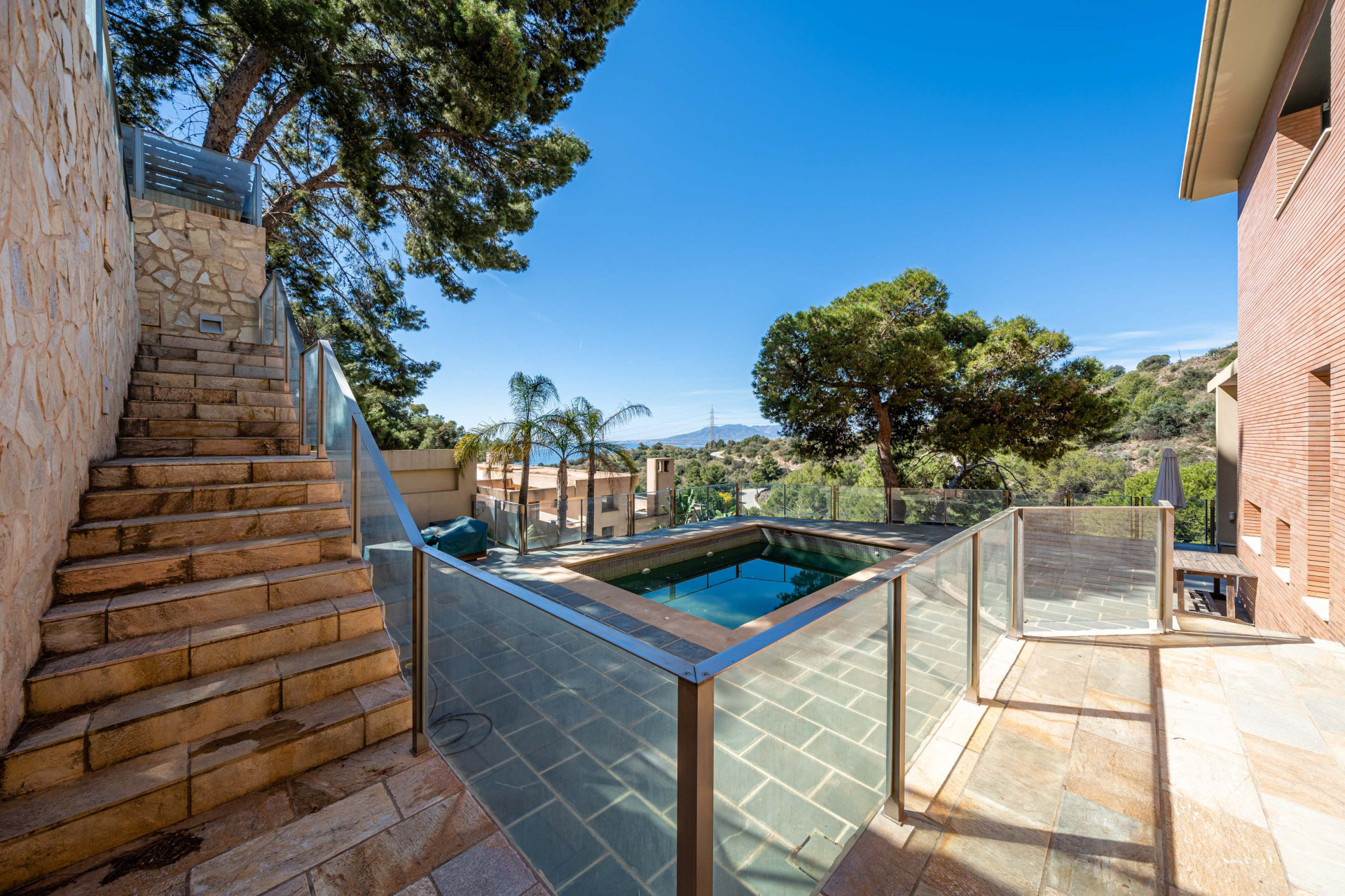 Villa con vistas al mar situada en una tranquila calle sin salida en Málaga Este en Malaga