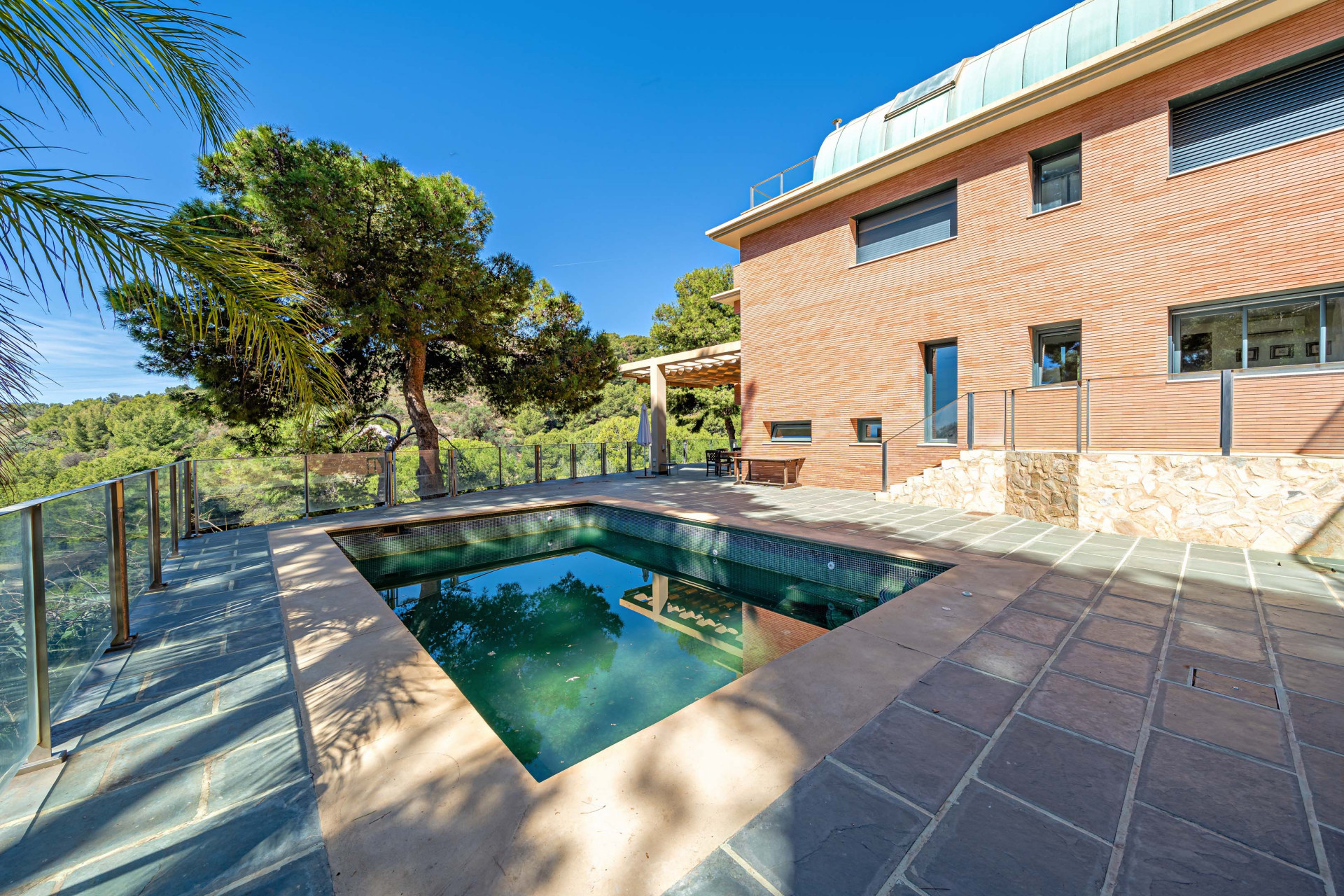 Villa con vistas al mar situada en una tranquila calle sin salida en Málaga Este en Malaga