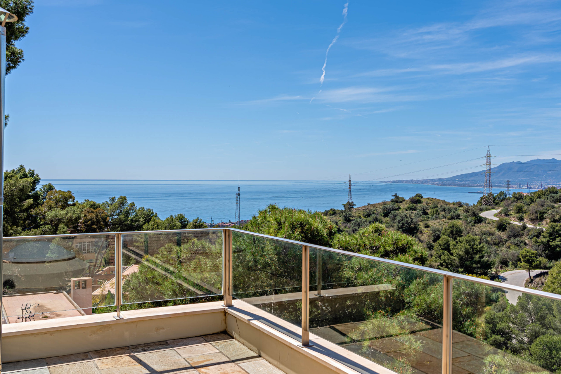 Villa con vistas al mar situada en una tranquila calle sin salida en Málaga Este en Malaga