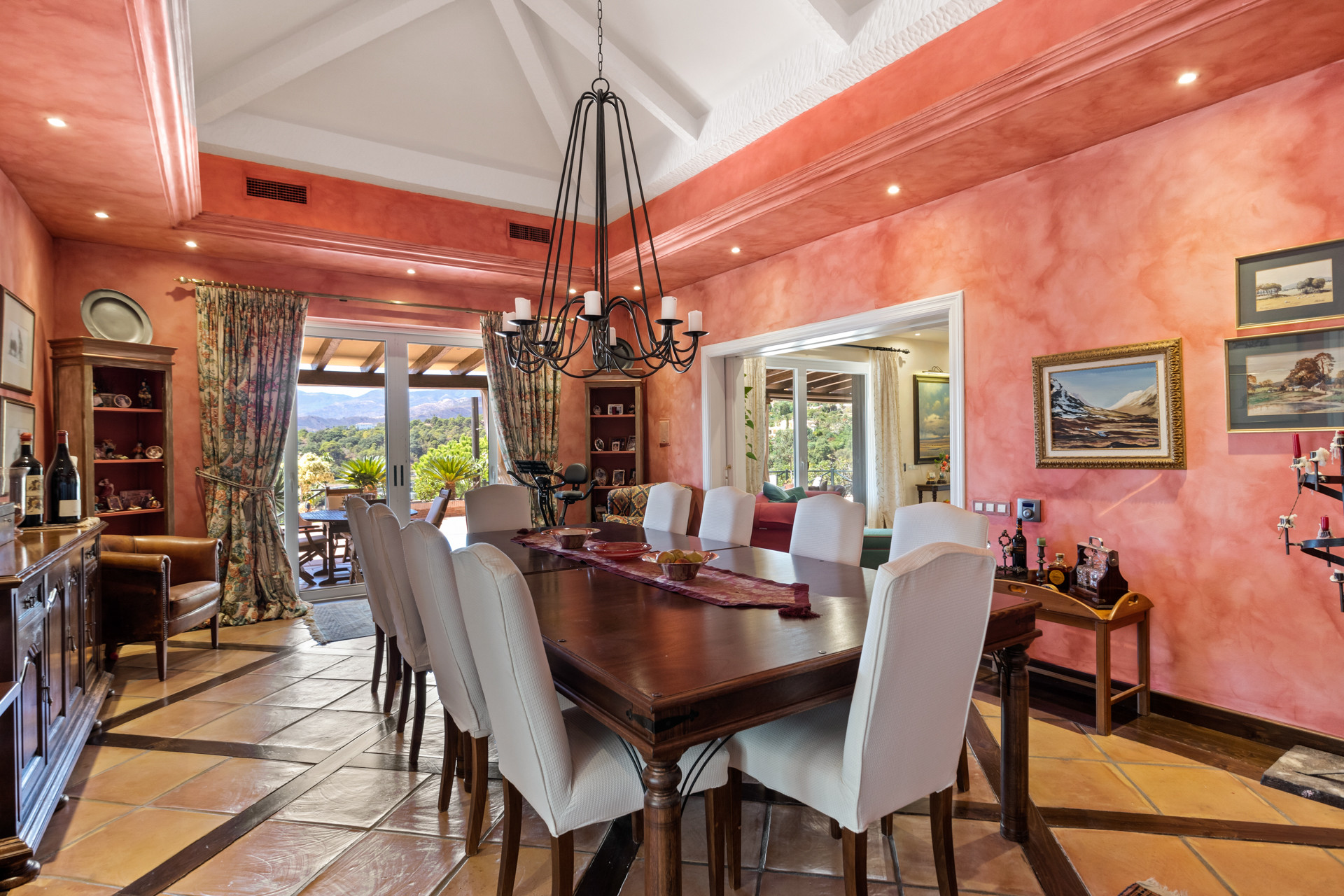 A magnificent 4 bedroom family home in Marbella Club Golf Resort in Benahavis