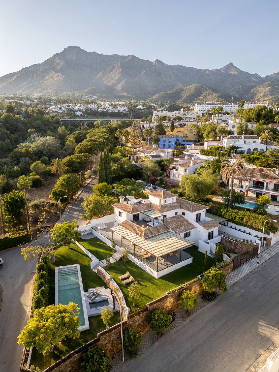 Volledig gerenoveerde villa met vijf slaapkamers in La Merced in Marbella