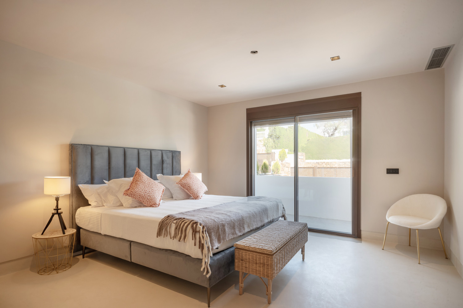 Cinq chambres entièrement rénovées à La Merced à Marbella