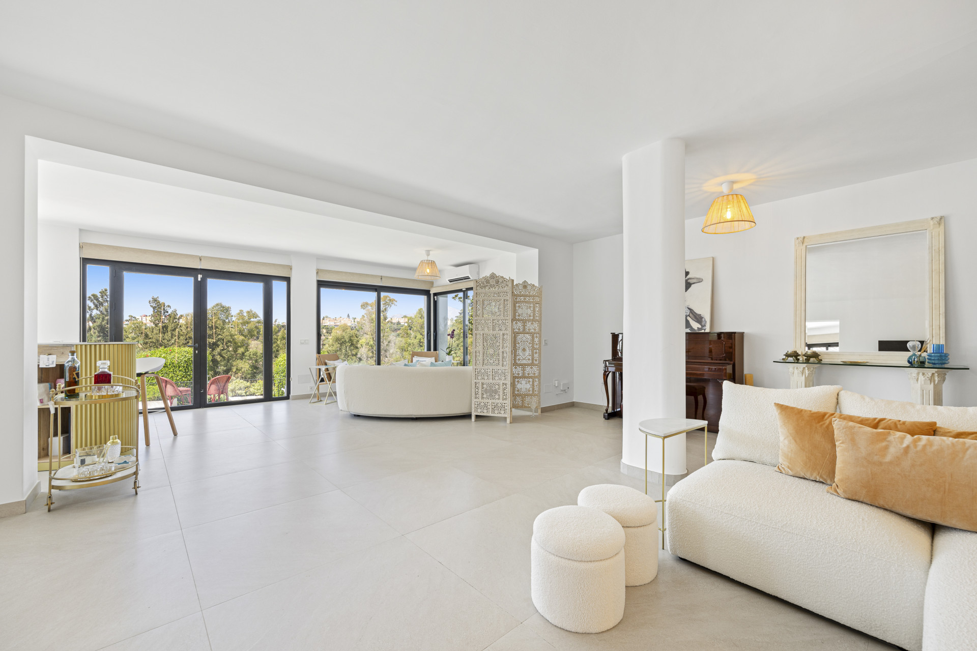 Brand new luxurious modern villa, 4 bedrooms located front line golf in San Pedro de Alcantara