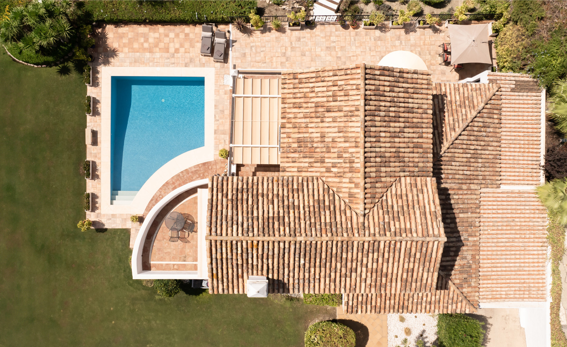 Family Villa in El Paraiso Alto in Benahavis