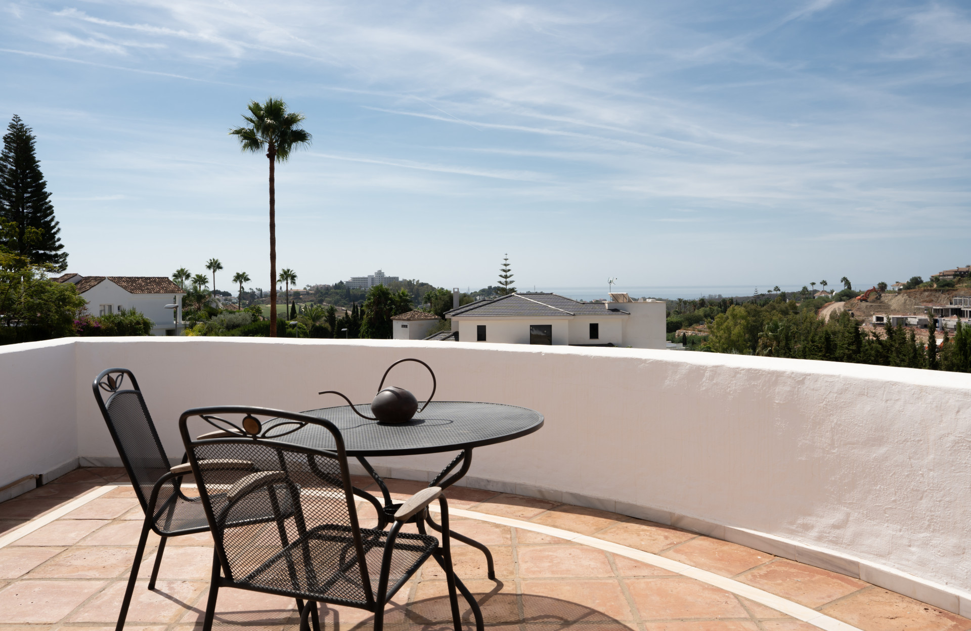 Family Villa in El Paraiso Alto in Benahavis