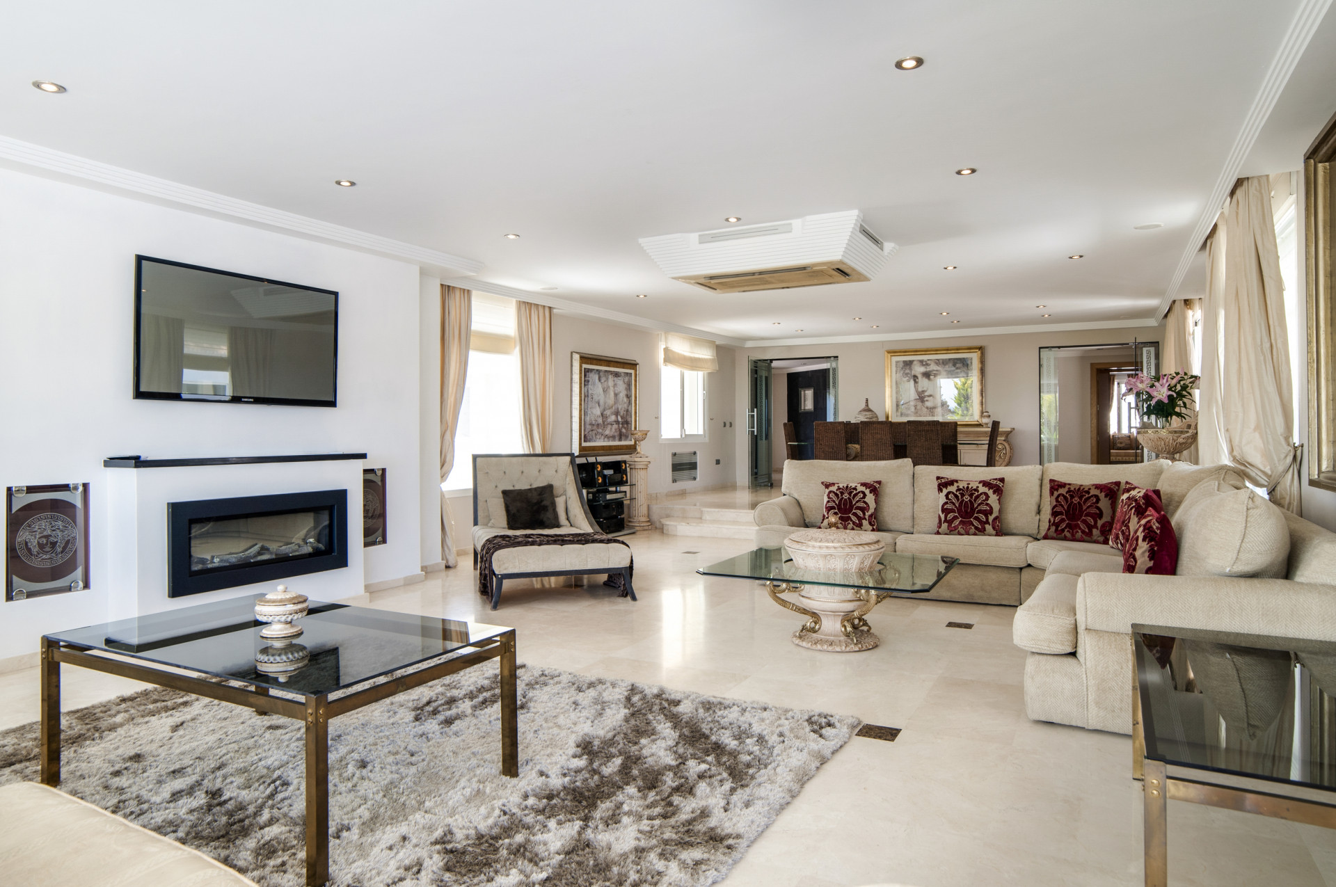 Contemporary style villa recently renovated in Elviria in Marbella Este