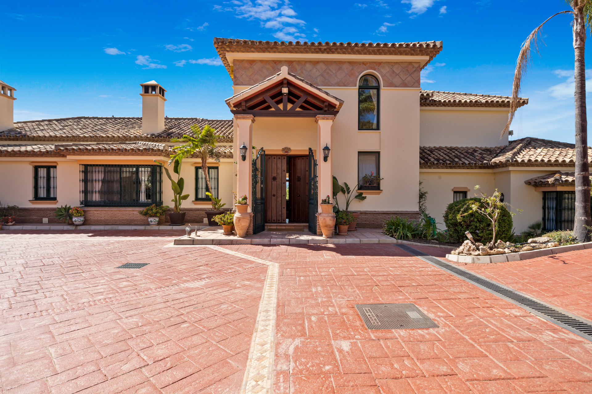 Villa traditionnelle de luxe située dans le Marbella Club Golf Resort à Benahavis