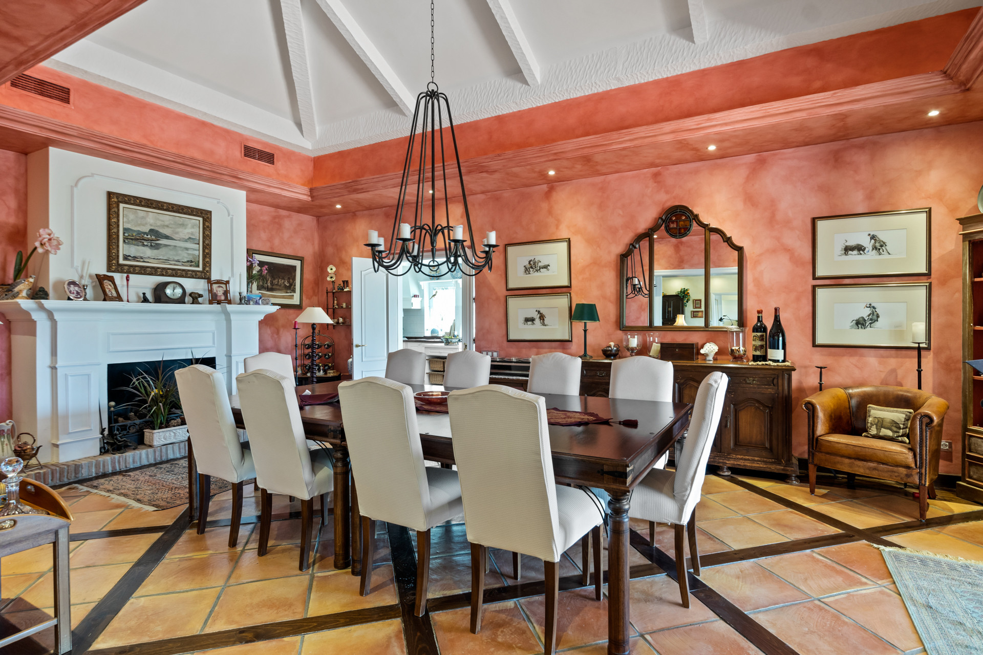 Traditional luxury villa located in the Marbella Club Golf Resort, in Benahavis