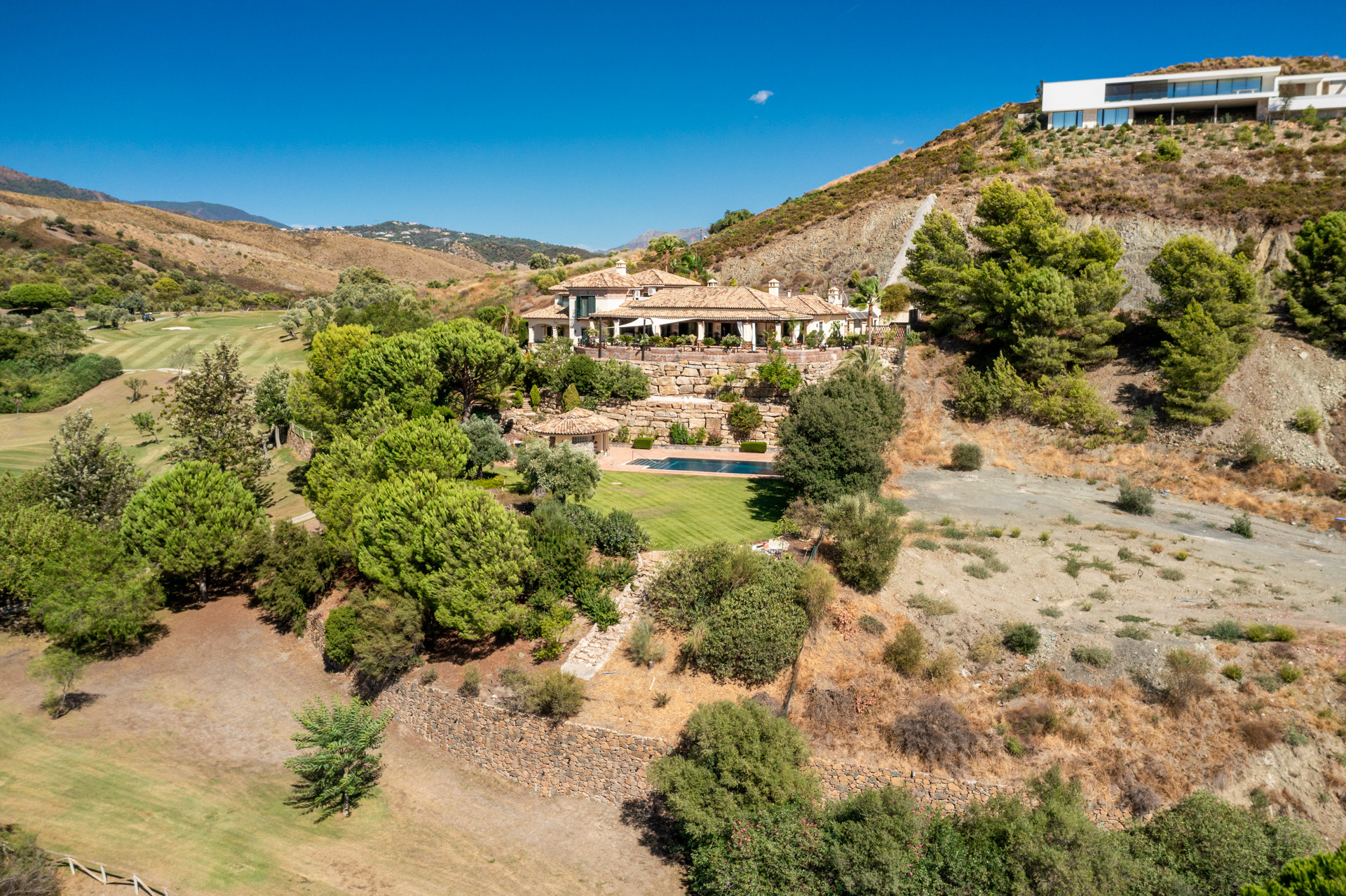 Villa traditionnelle de luxe située dans le Marbella Club Golf Resort à Benahavis