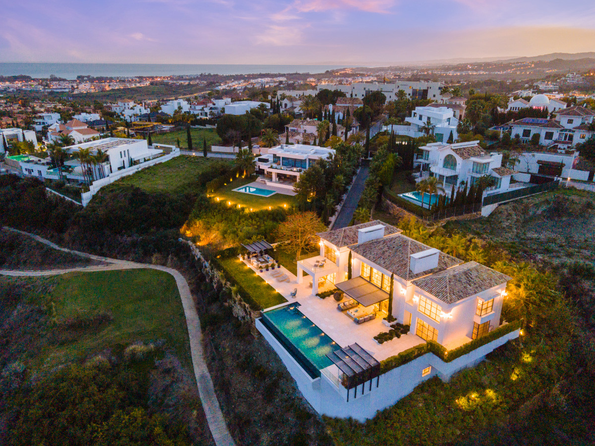 Villa avec vue panoramique sur la mer et le golf à Los Flamingos à Benahavis