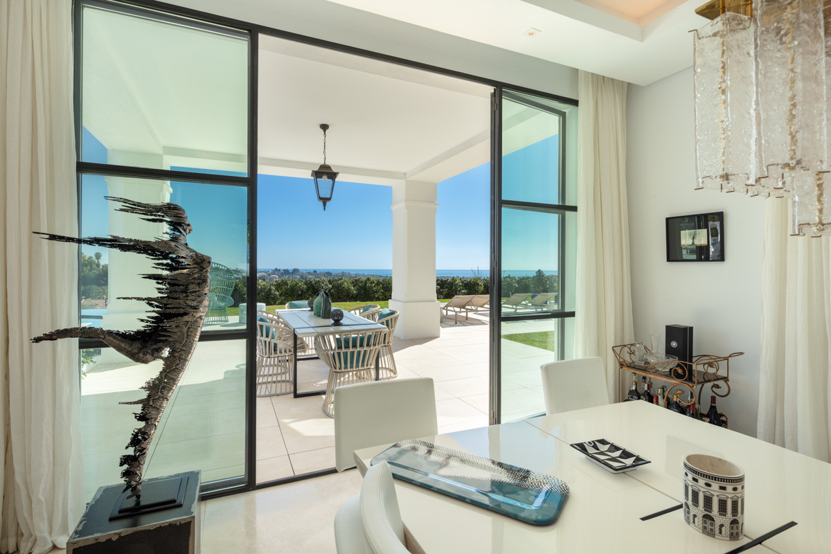 Villa avec vue panoramique sur la mer et le golf à Los Flamingos à Benahavis