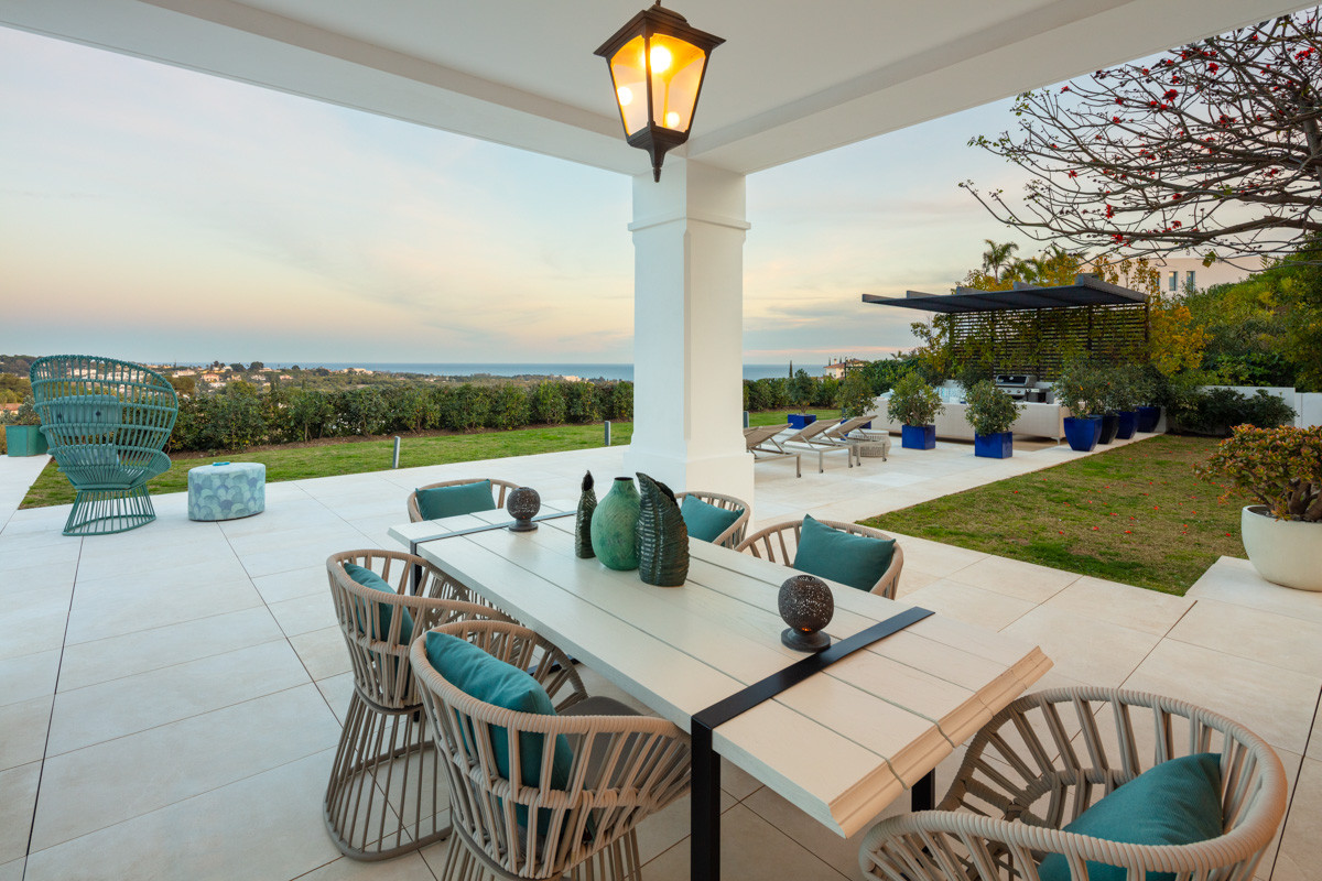 Villa avec vue panoramique sur la mer et le golf à Los Flamingos à Benahavis