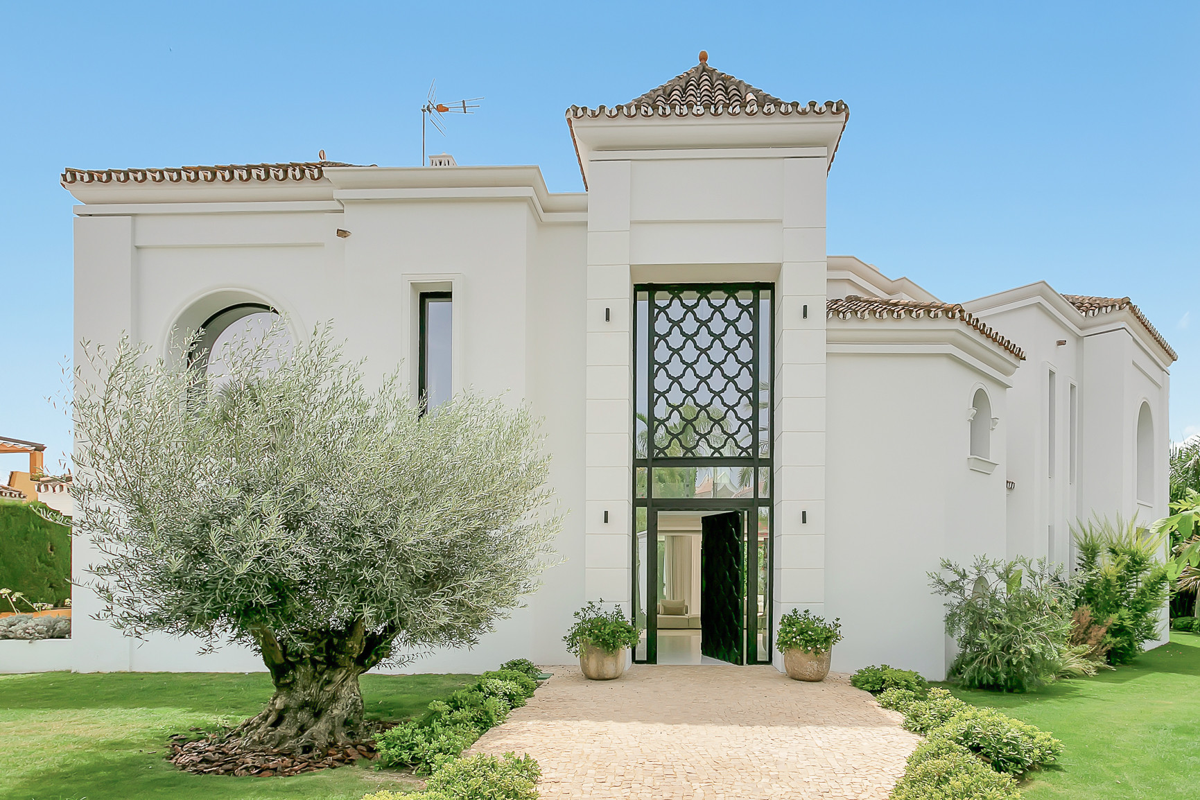 Luxury fully renovated villa in the heart of Nueva Andalucía in Nueva Andalucia