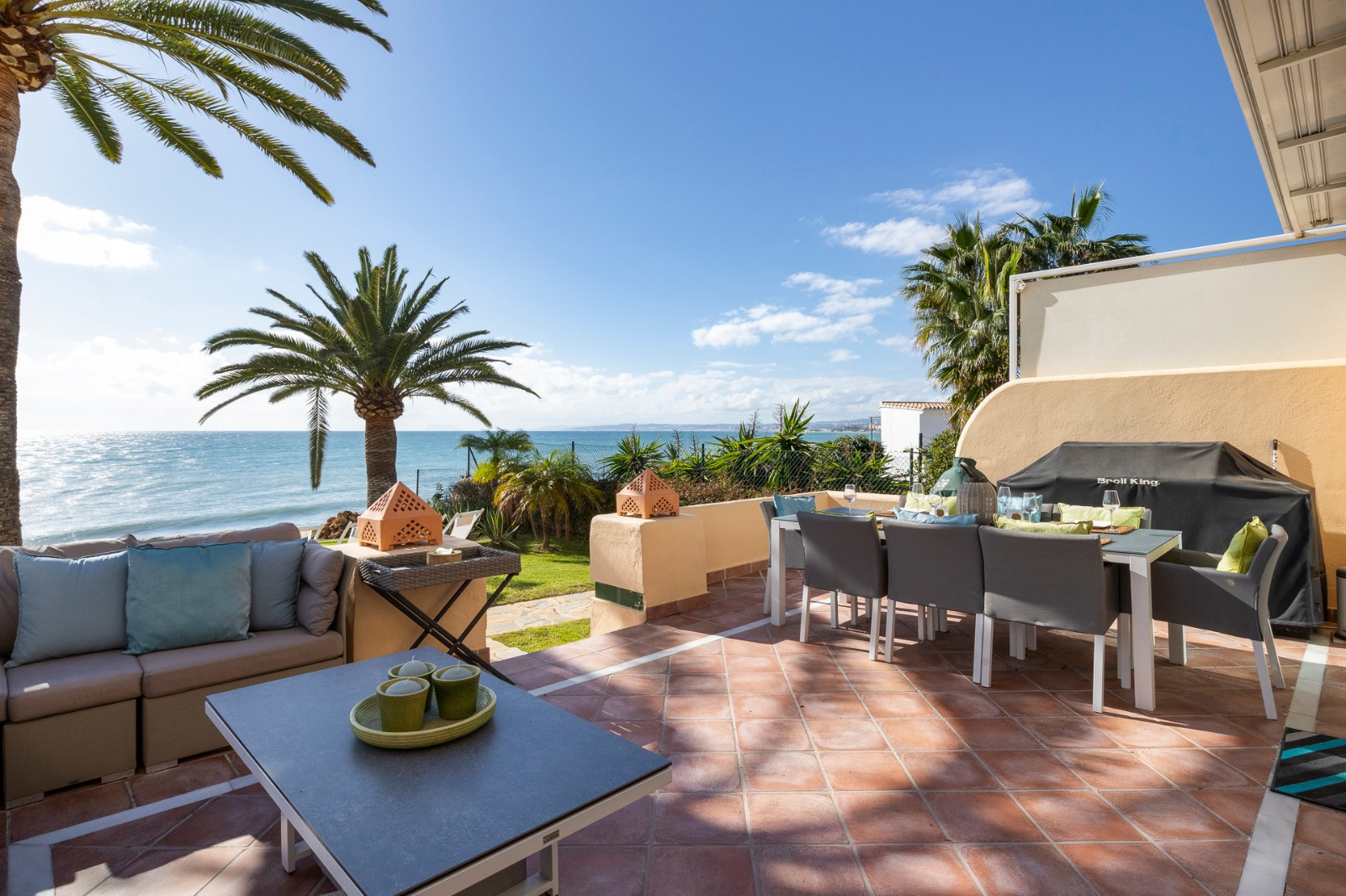 Semi Detached House for rent in <i>, </i>Estepona