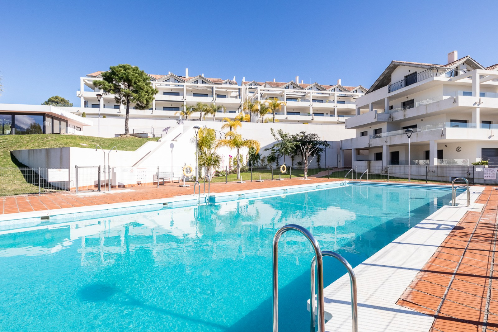 Ground Floor Apartment for rent in <i>, </i>Estepona