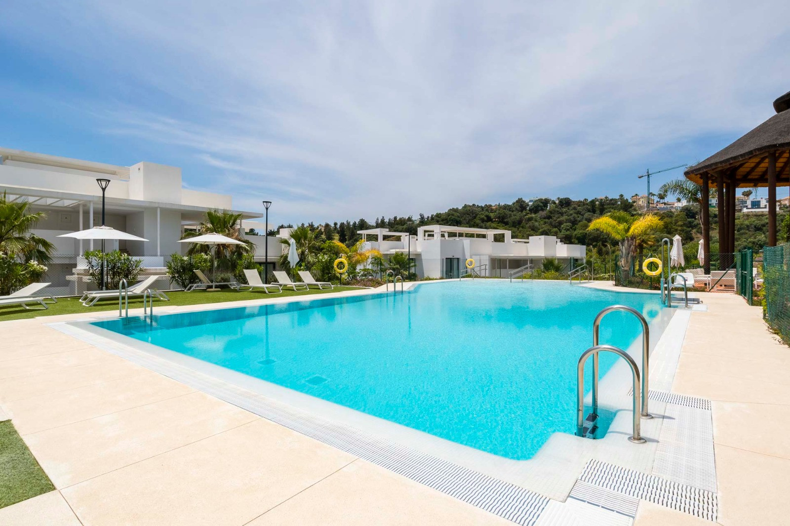 Apartment for rent in <i>Atalaya, </i>Estepona