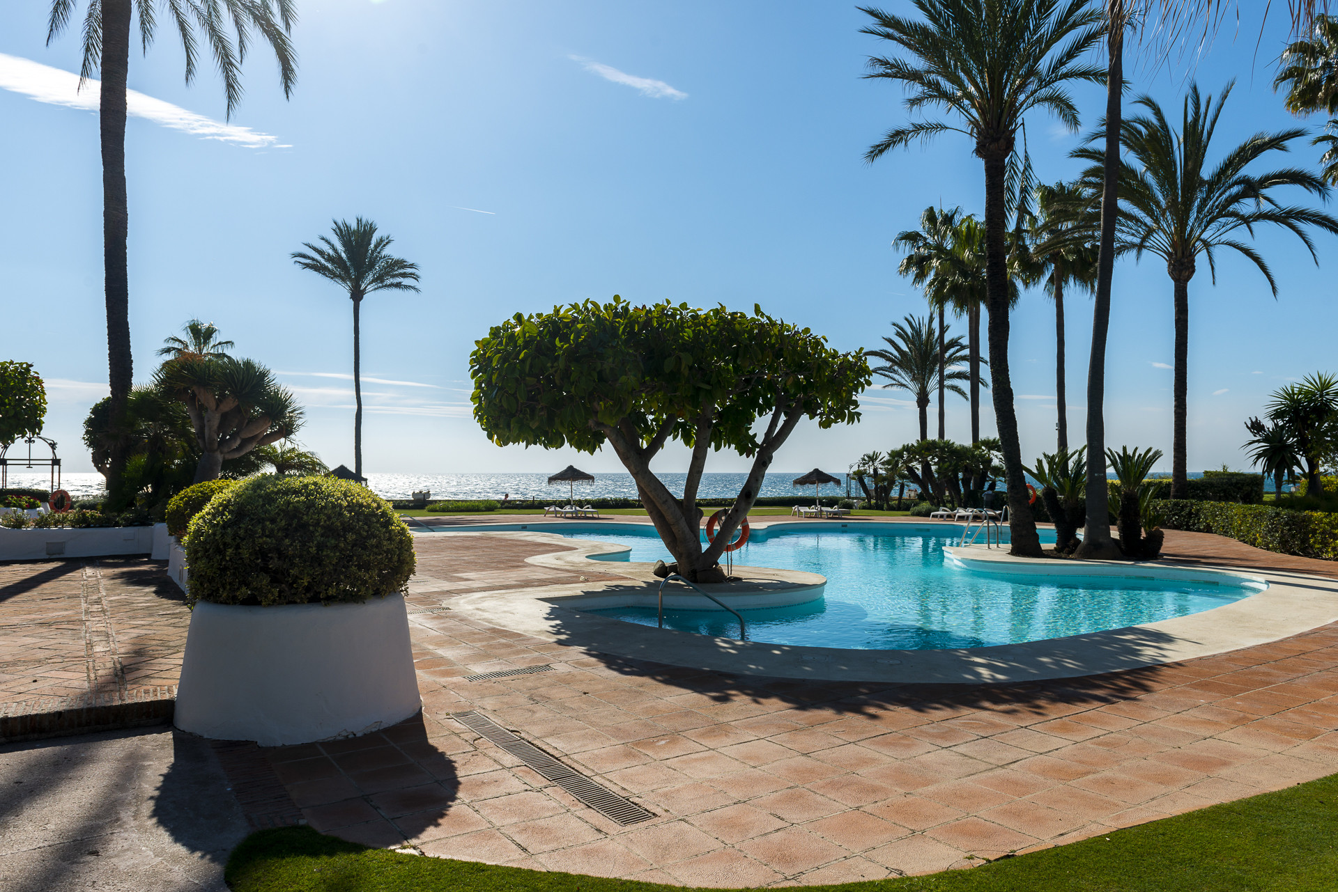 Duplex Penthouse for sale in <i>Alcazaba Beach, </i>Estepona