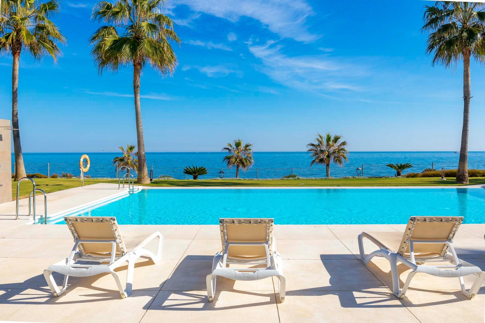 Duplex Penthouse for rent in <i>, </i>Estepona