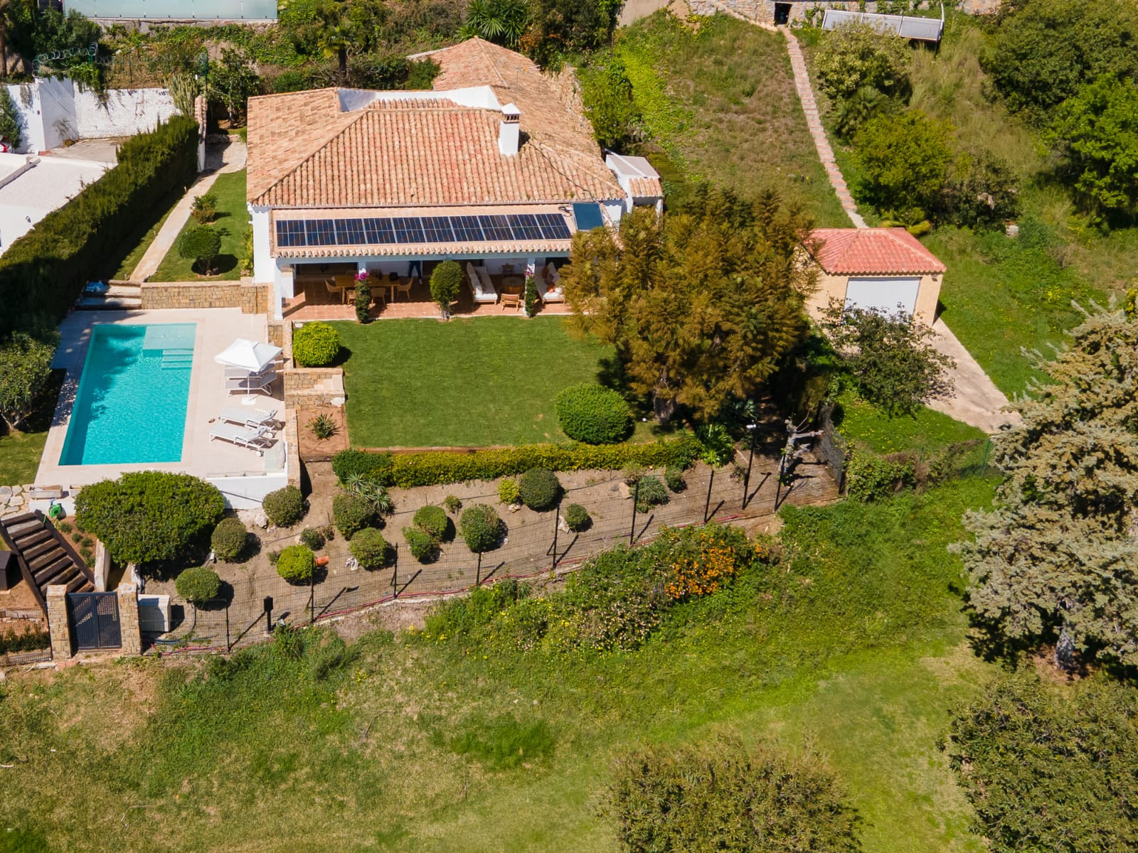 Villa for rent in <i>Paraiso Alto, </i>Benahavis