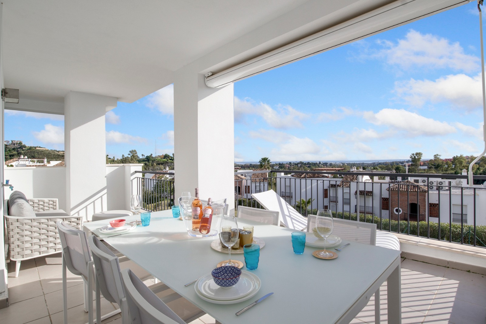 Apartment for sale in <i>Los Arqueros, </i>Benahavis
