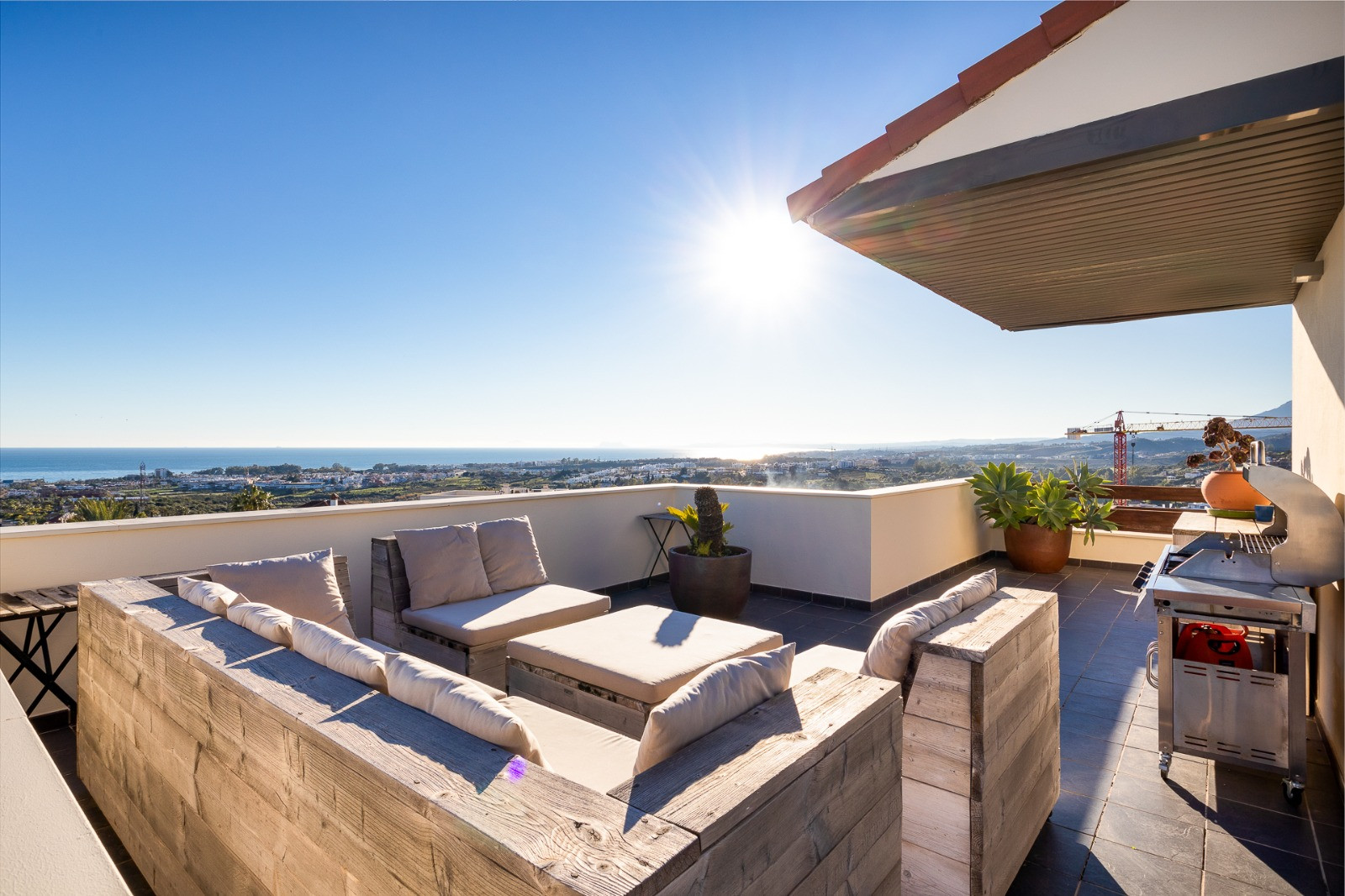 Penthouse for rent in <i>Los Flamingos, </i>Benahavis