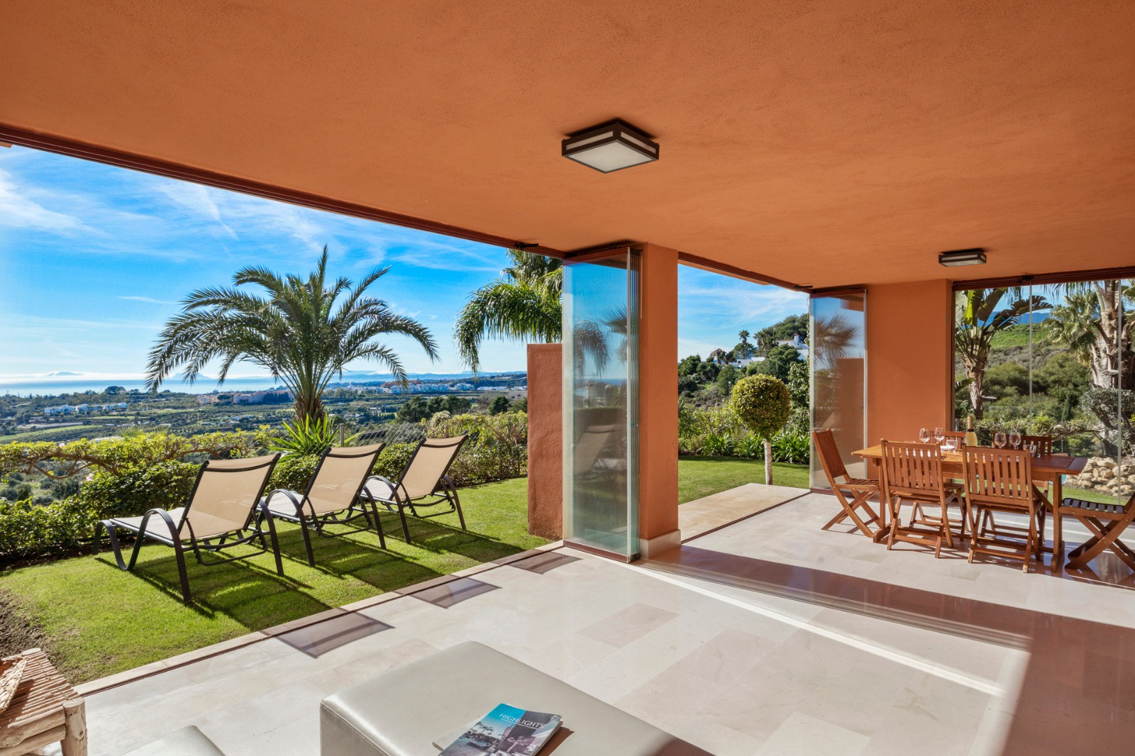 Ground Floor Apartment for rent in <i>Los Flamingos Golf, </i>Benahavis