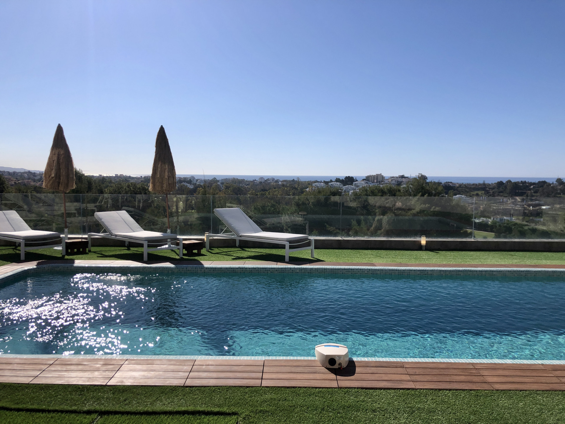 Gerenoveerde eerstelijns golfvilla in Estepona