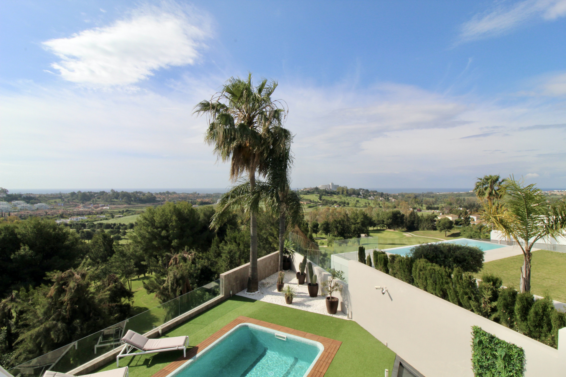 Gerenoveerde eerstelijns golfvilla in Estepona