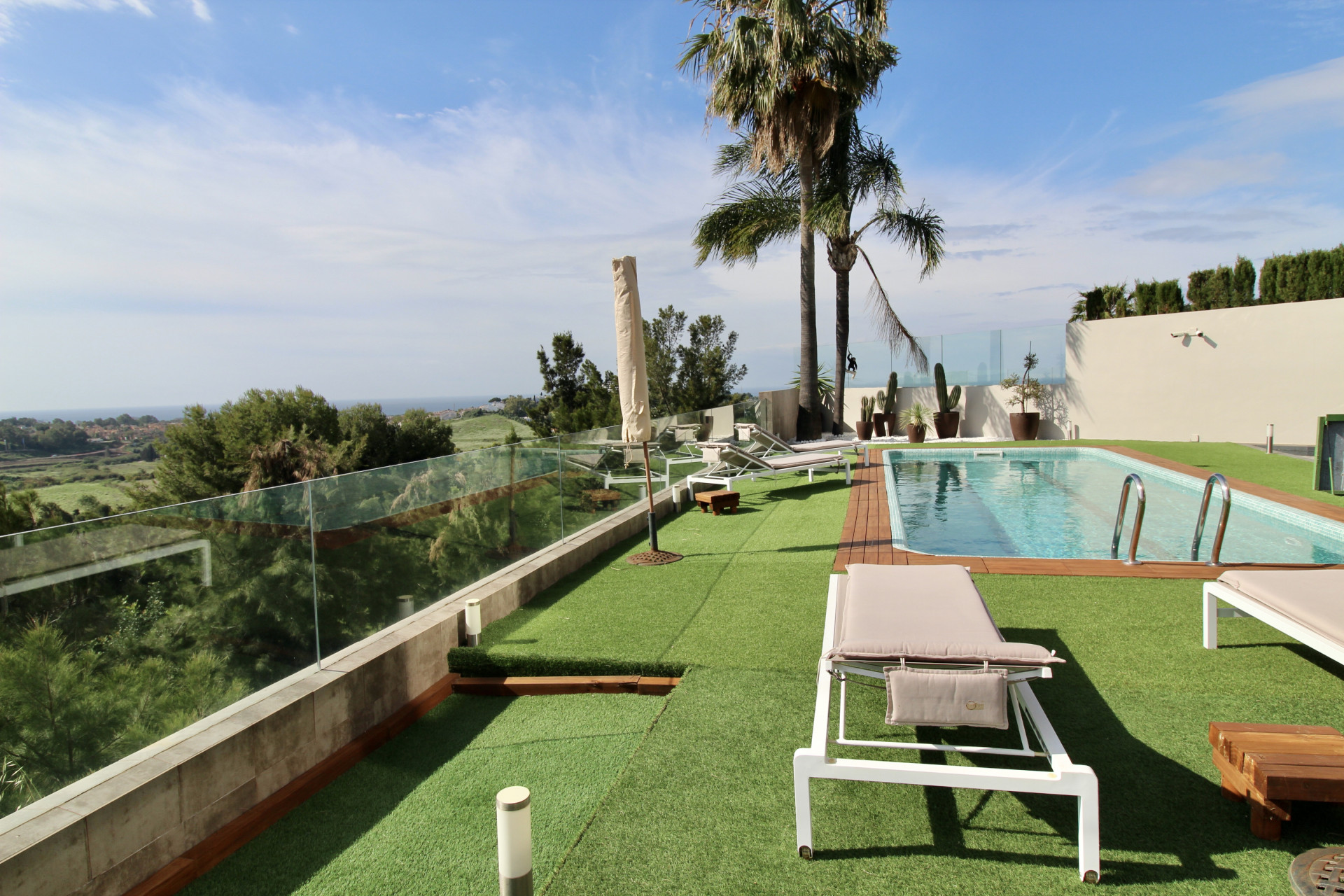 Gerenoveerde eerstelijns golfvilla in Estepona