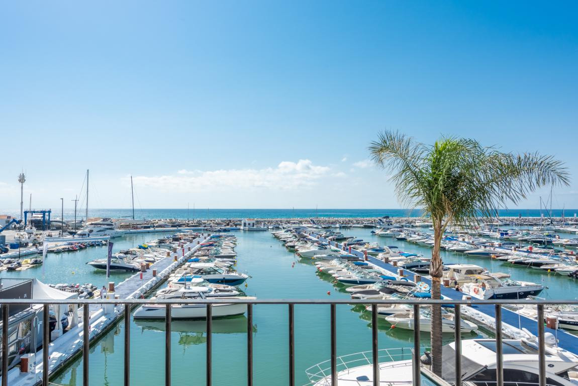 Bright frontline apartment with marina views in Puerto Banus, Marbella