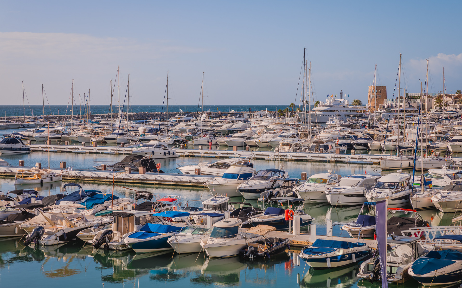 Bright and spacious frontline duplex penthouse with panoramic views over the marina in Marbella