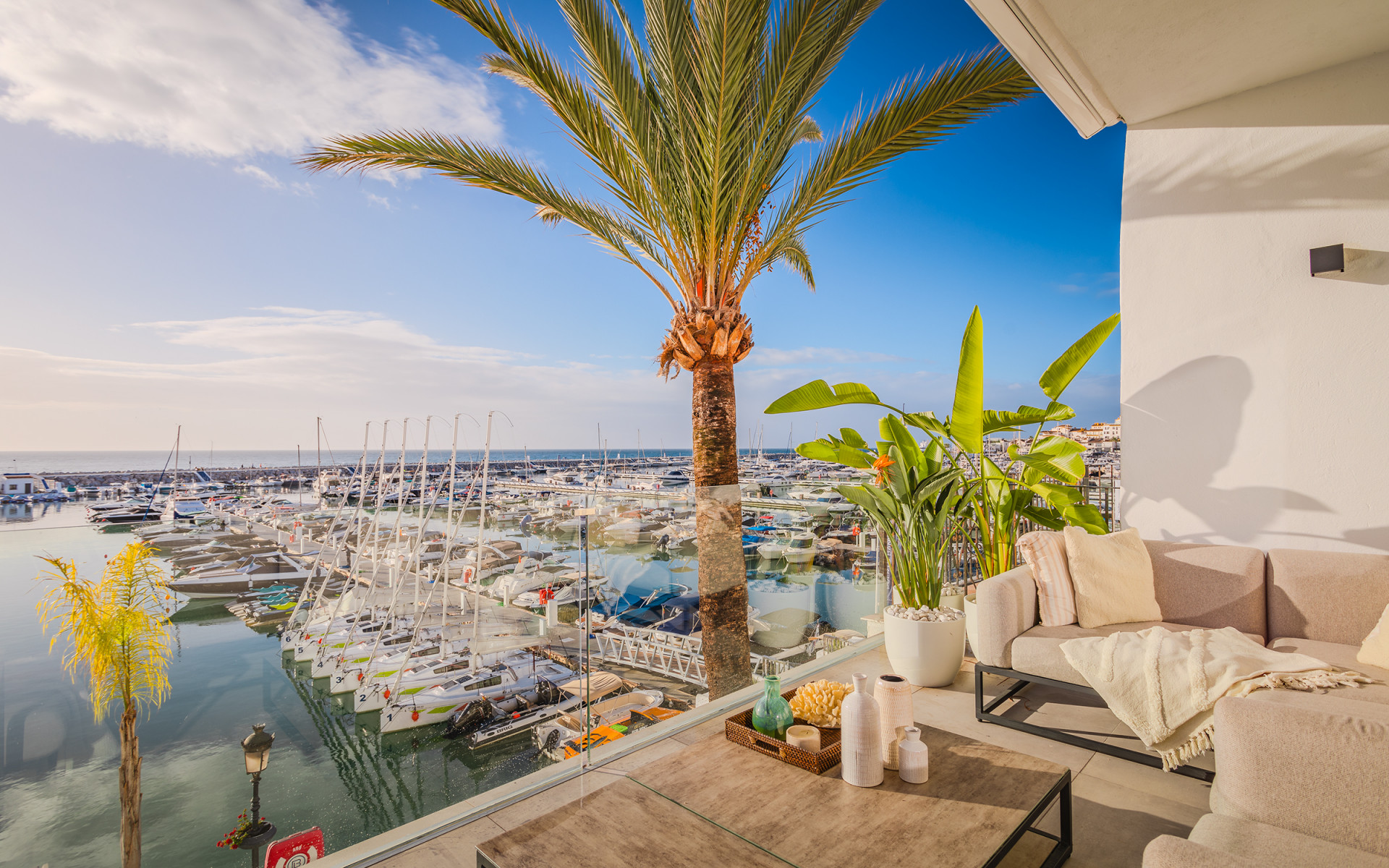 Bright and spacious frontline duplex penthouse with panoramic views over the marina in Marbella