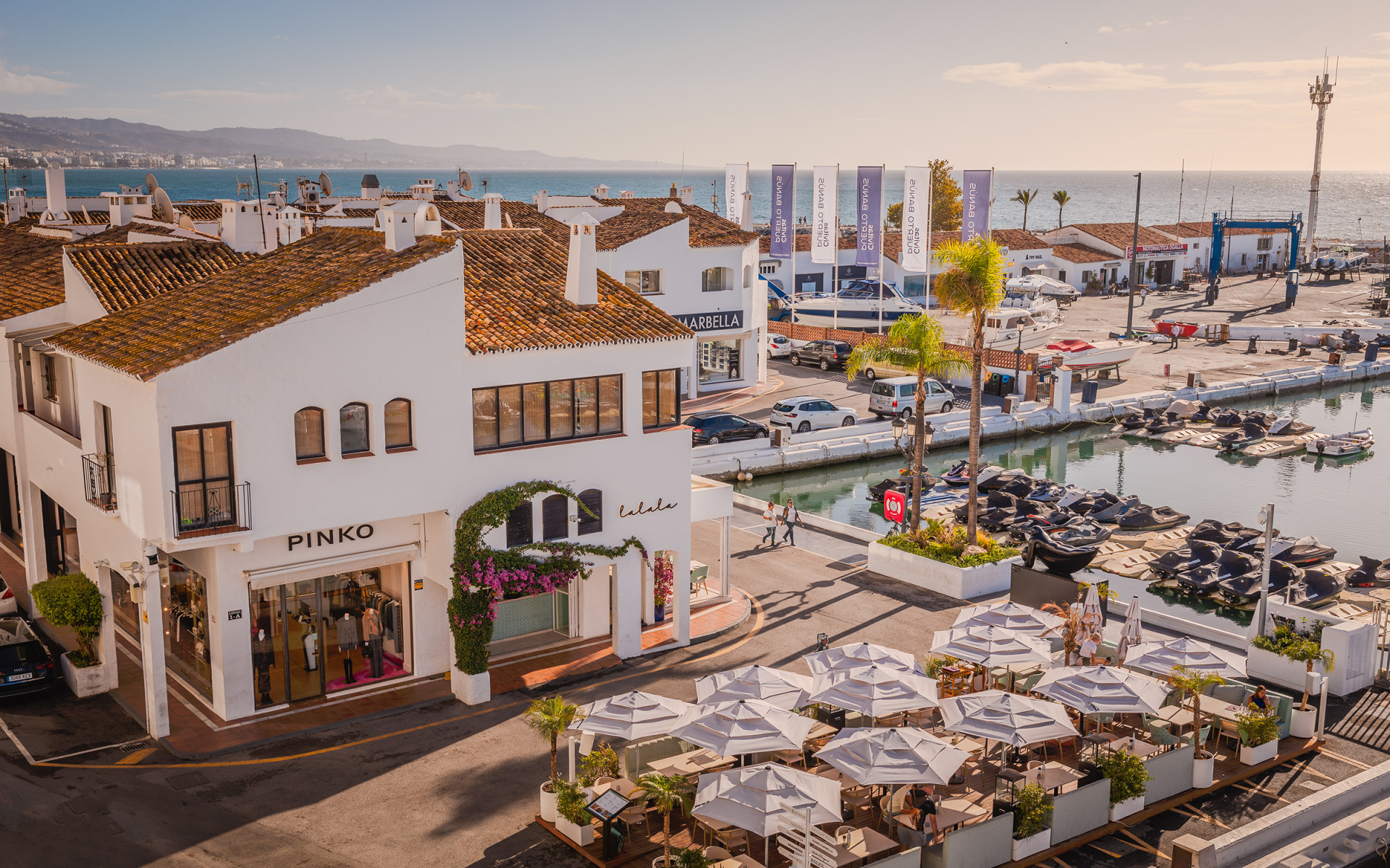 Bright and spacious frontline duplex penthouse with panoramic views over the marina in Marbella