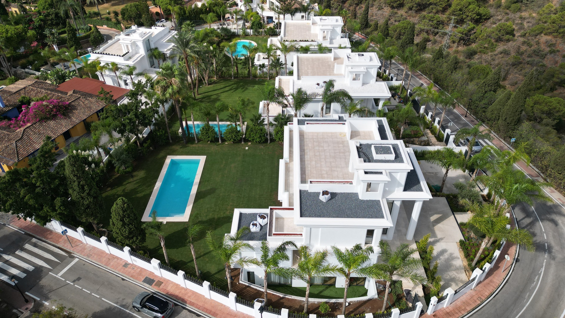 Villa exquise sur plan dans un quartier résidentiel prestigieux à Marbella Golden Mile