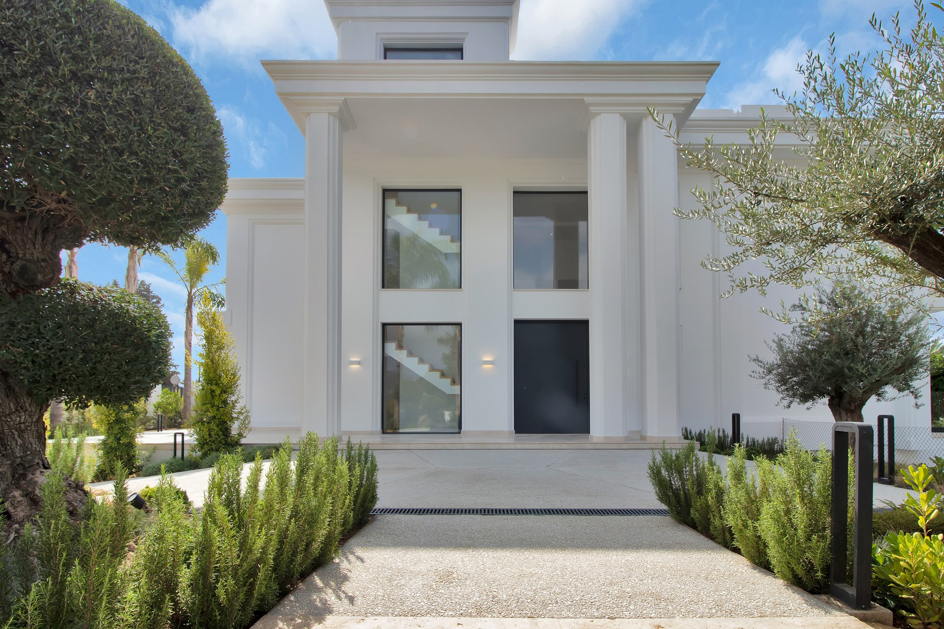 Villa exquise sur plan dans un quartier résidentiel prestigieux à Marbella Golden Mile