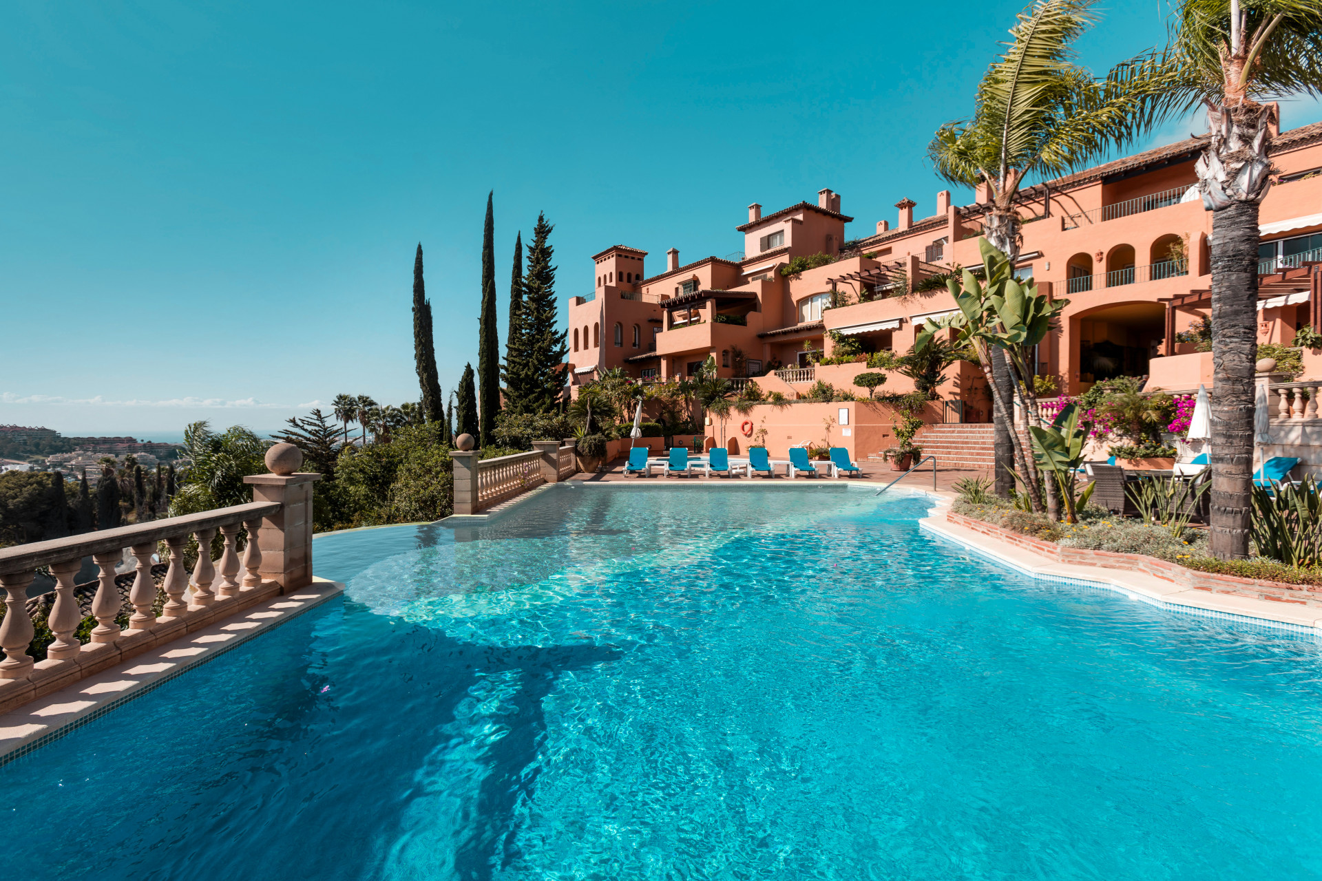 Duplex Penthouse for sale in <i>Les Belvederes, </i>Nueva Andalucia