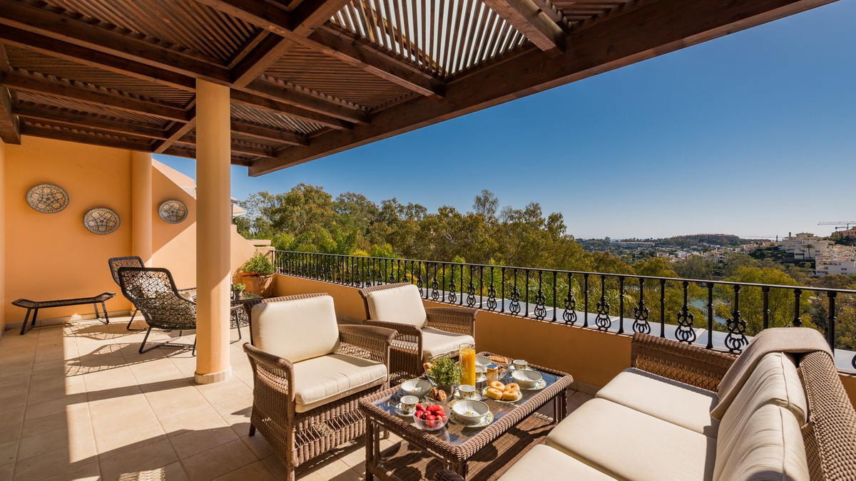 Penthouse for sale in <i>, </i>Nueva Andalucia
