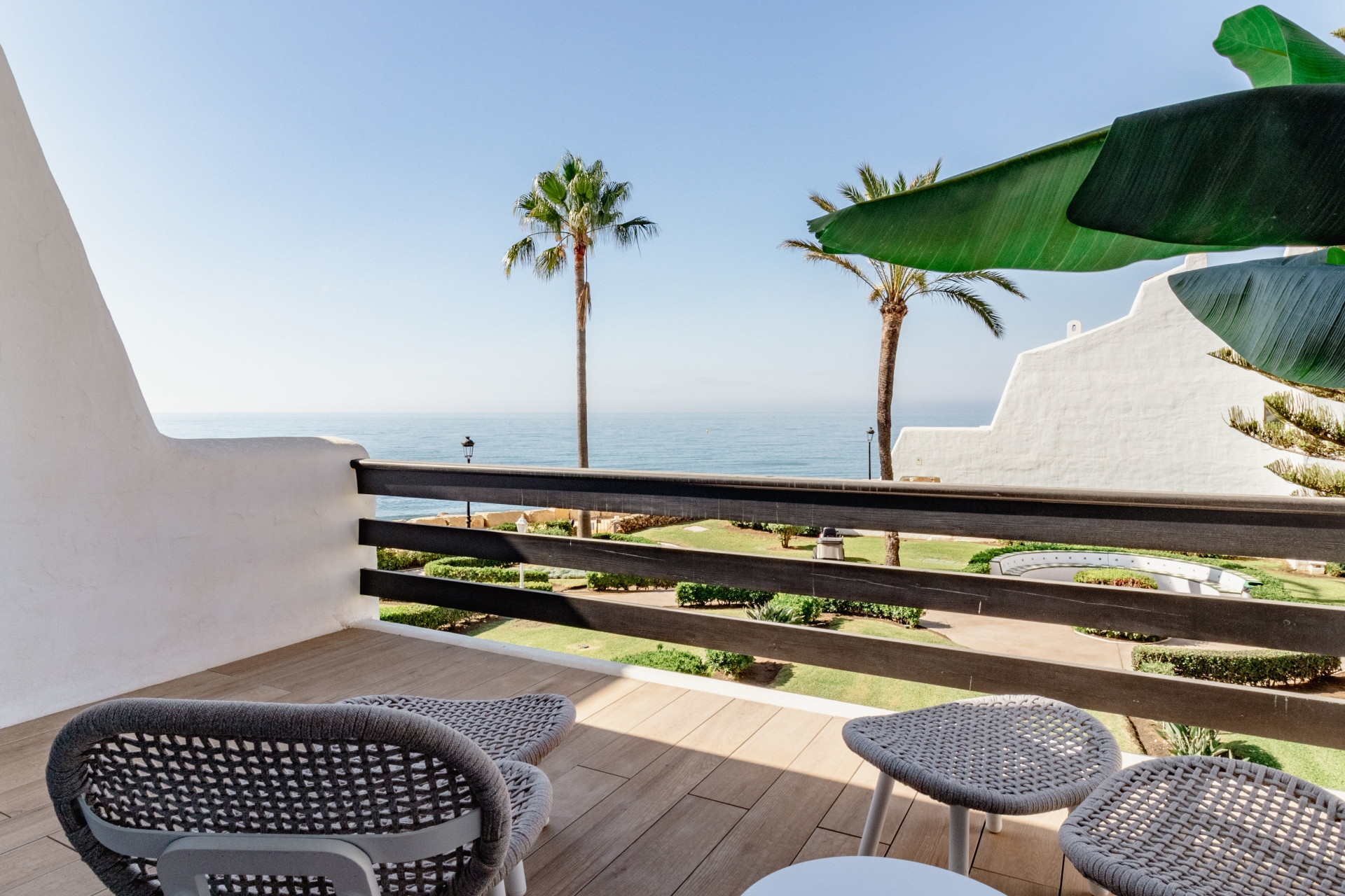 Prachtig volledig gerenoveerd huis aan het strand bij Coral Beach op de Golden Mile in Marbella Golden Mile