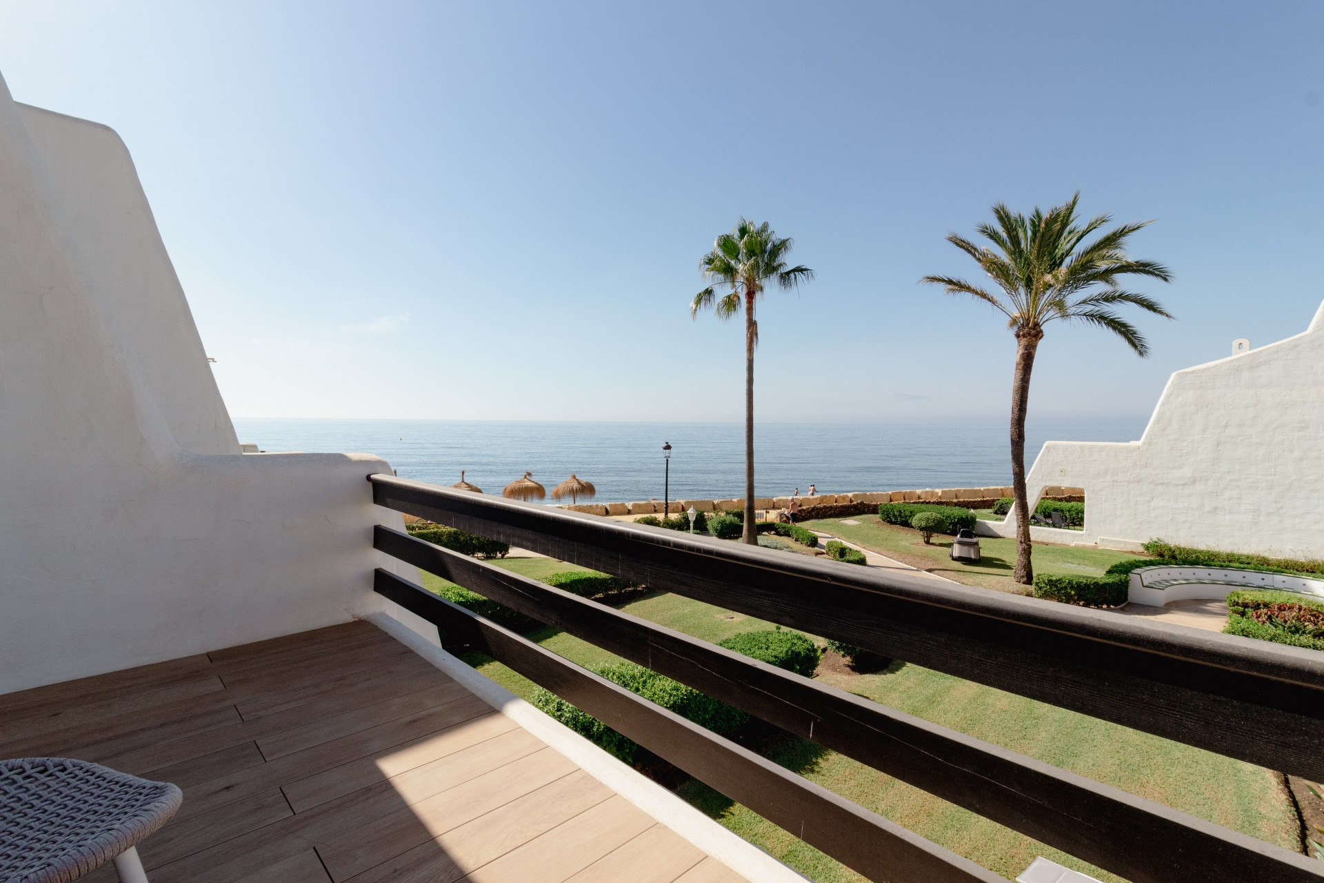 Prachtig volledig gerenoveerd huis aan het strand bij Coral Beach op de Golden Mile in Marbella Golden Mile