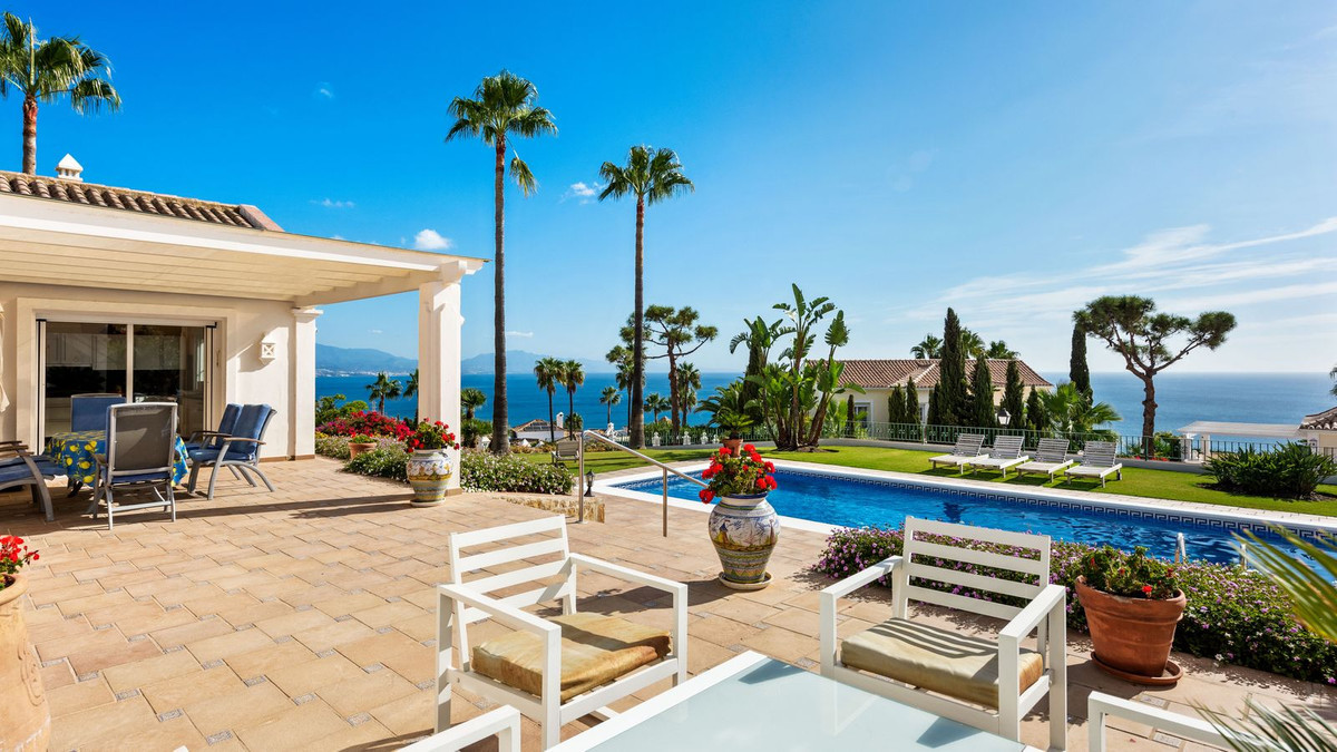 Villa for sale in <i>, </i>Manilva