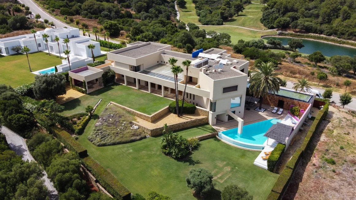 Villa for sale in <i>La Reserva, </i>Sotogrande