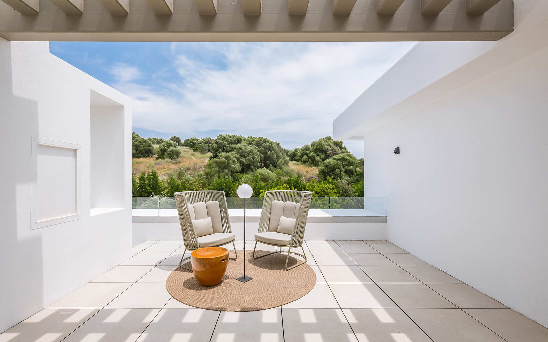 Boetiek complex van slechts 9 private villas in El Paraiso in Estepona