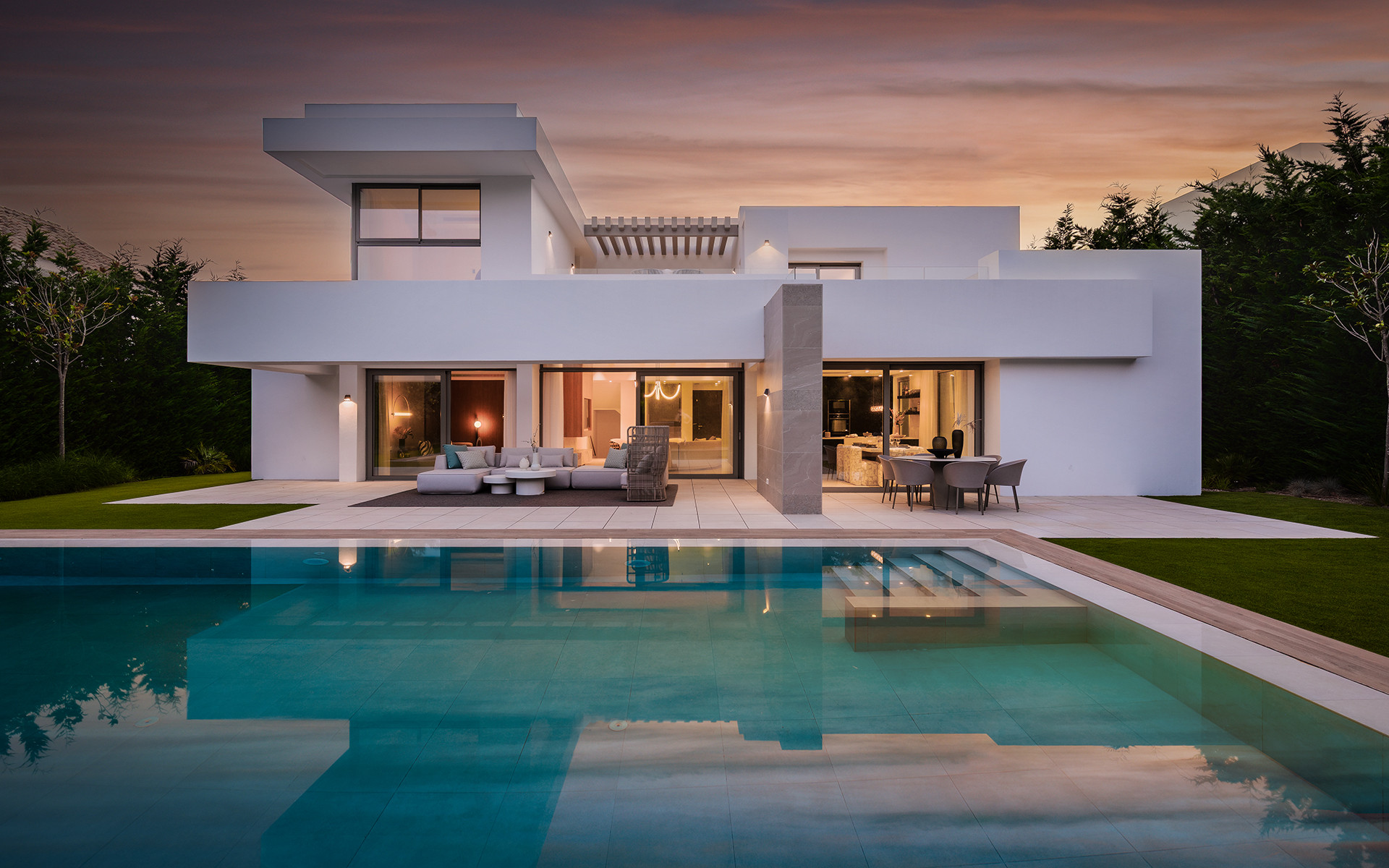 Boetiek complex van slechts 9 private villas in El Paraiso in Estepona