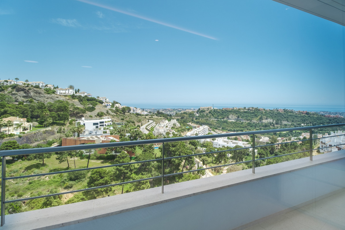 New build villa 12 bedrooms in Benahavis