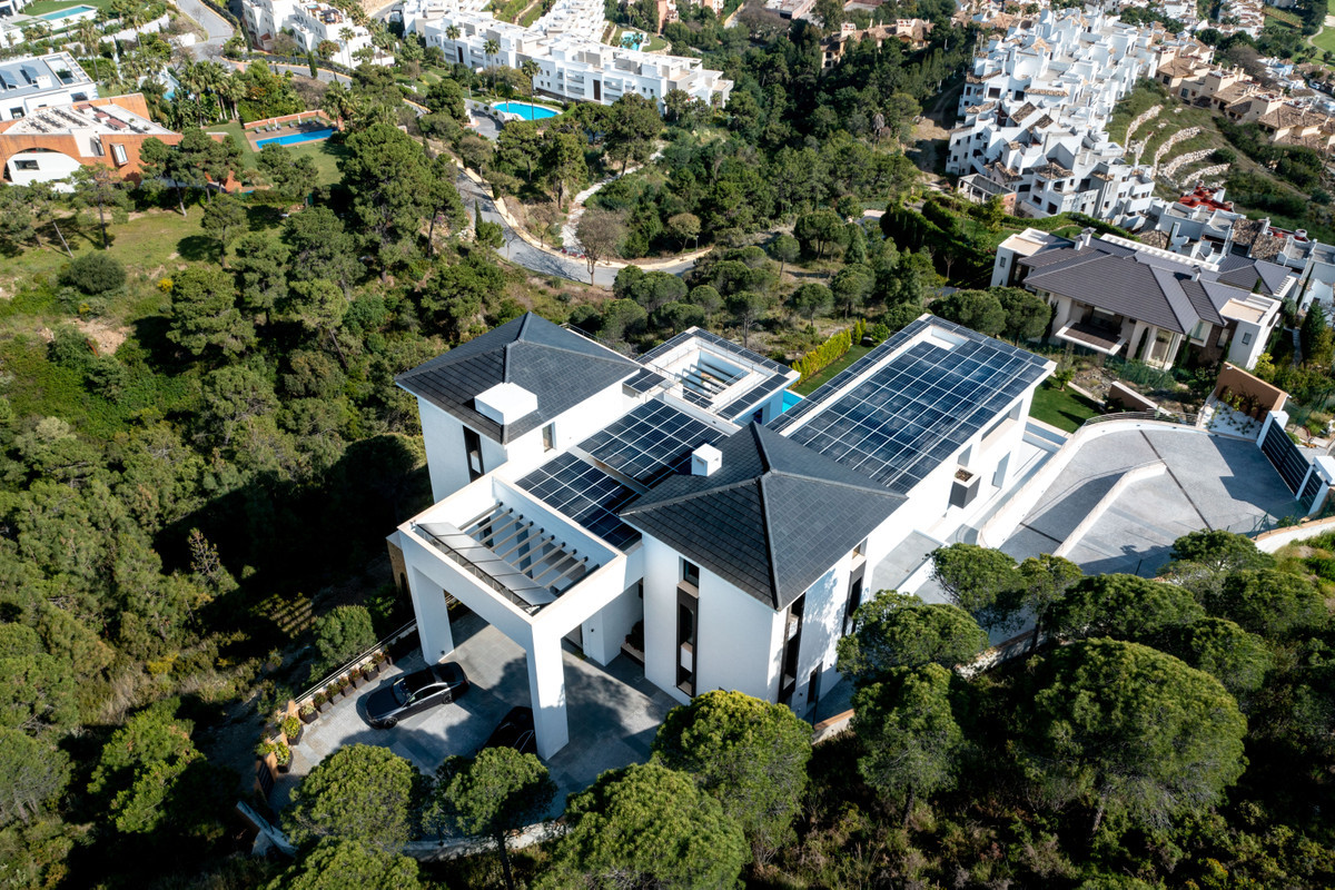 New build villa 12 bedrooms in Benahavis
