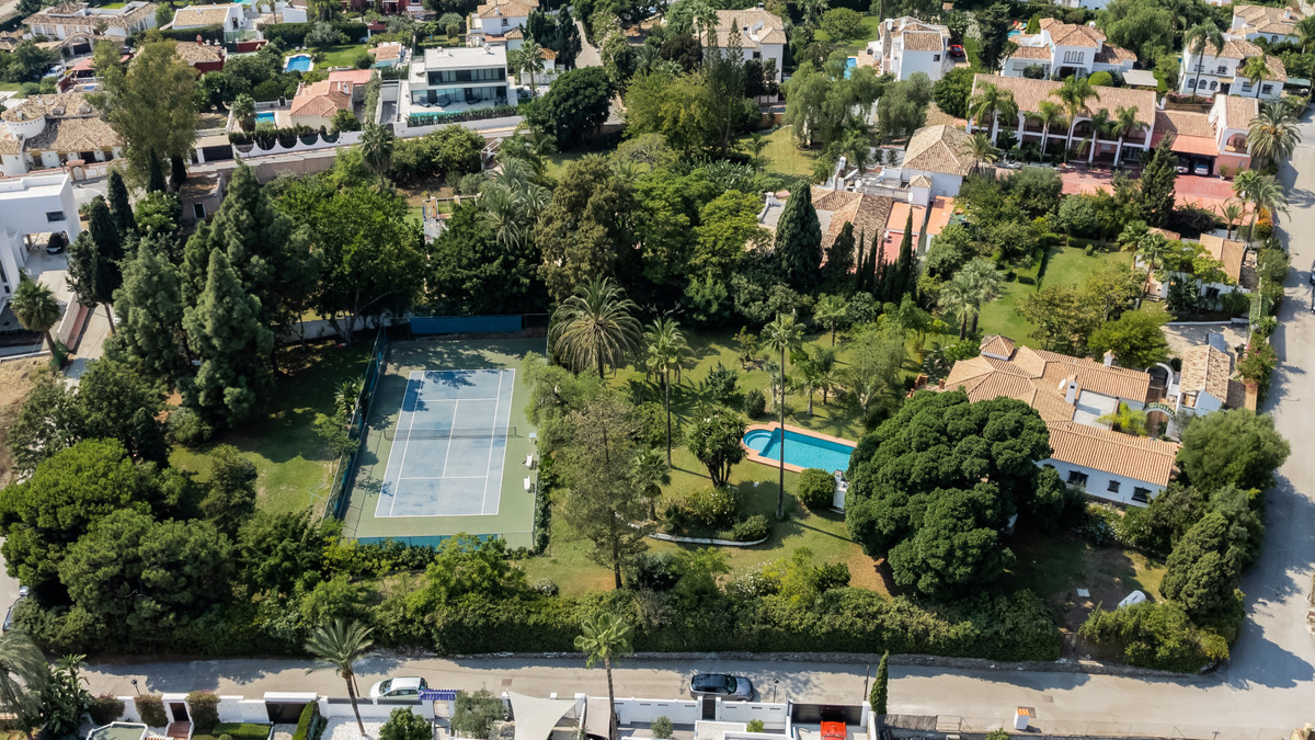 Villa for sale in <i>Valle del Sol, </i>San Pedro de Alcantara