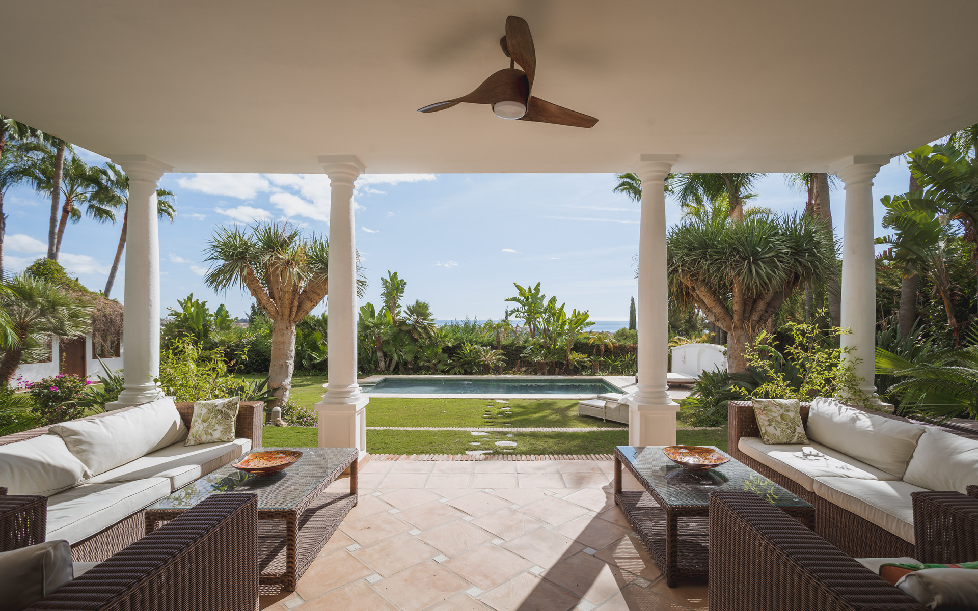 Villa for sale in <i>Rio Real, </i>Marbella Este