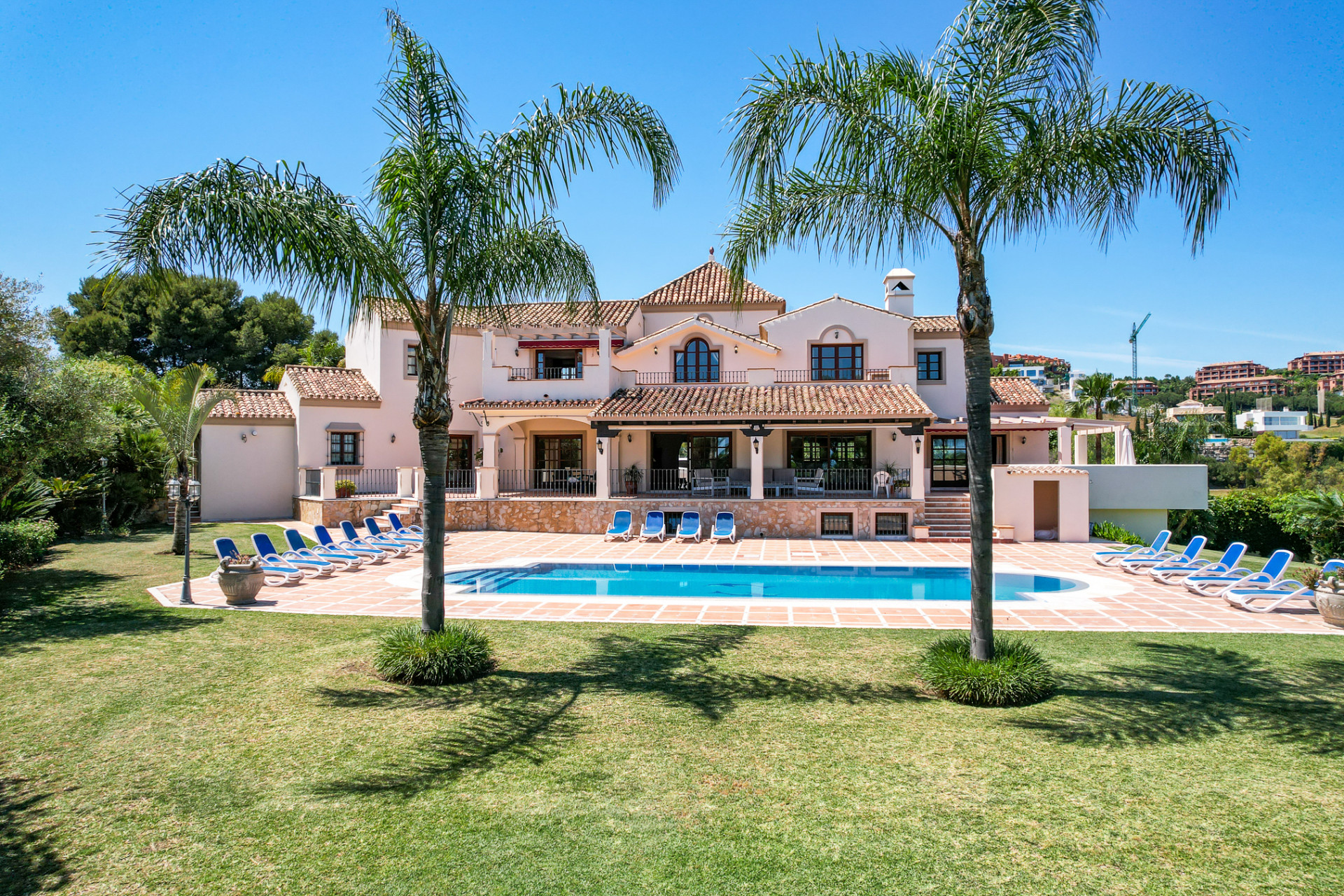 Villa for sale in <i>, </i>Benahavis