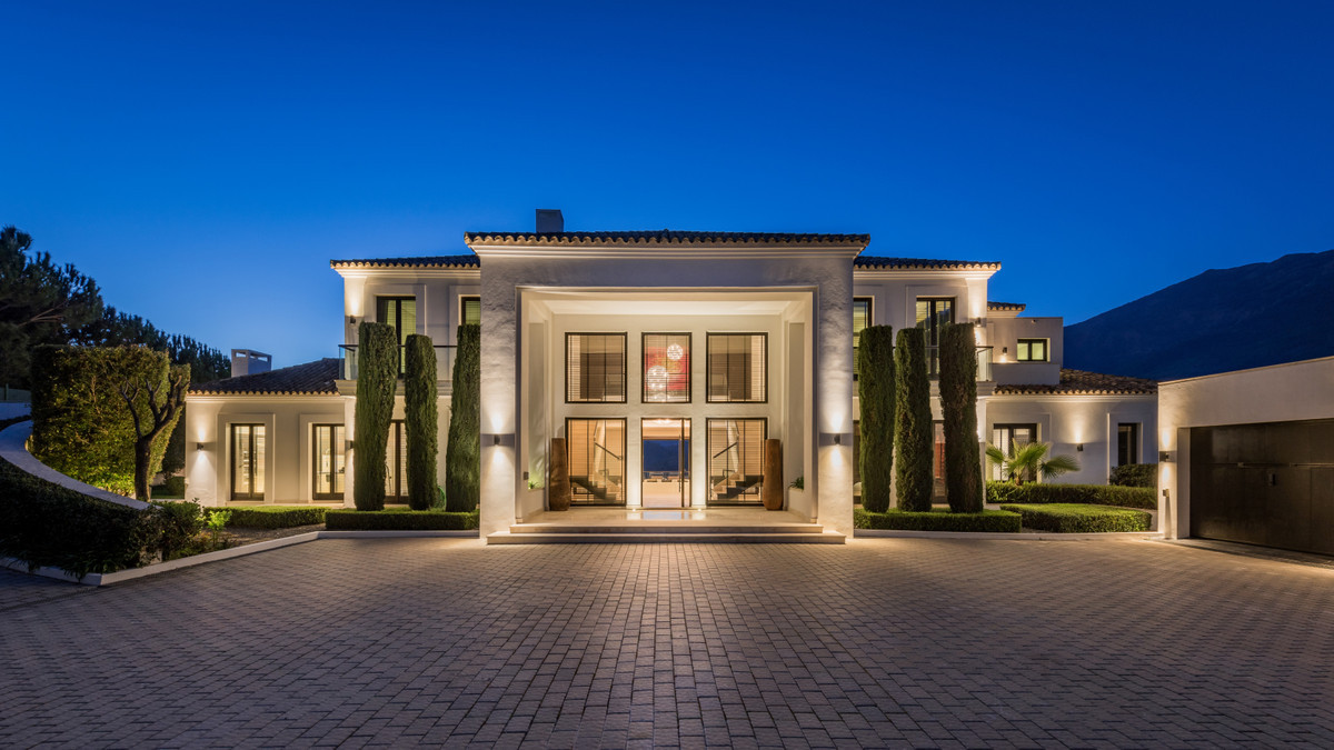 Villa for sale in <i>La Zagaleta, </i>Benahavis